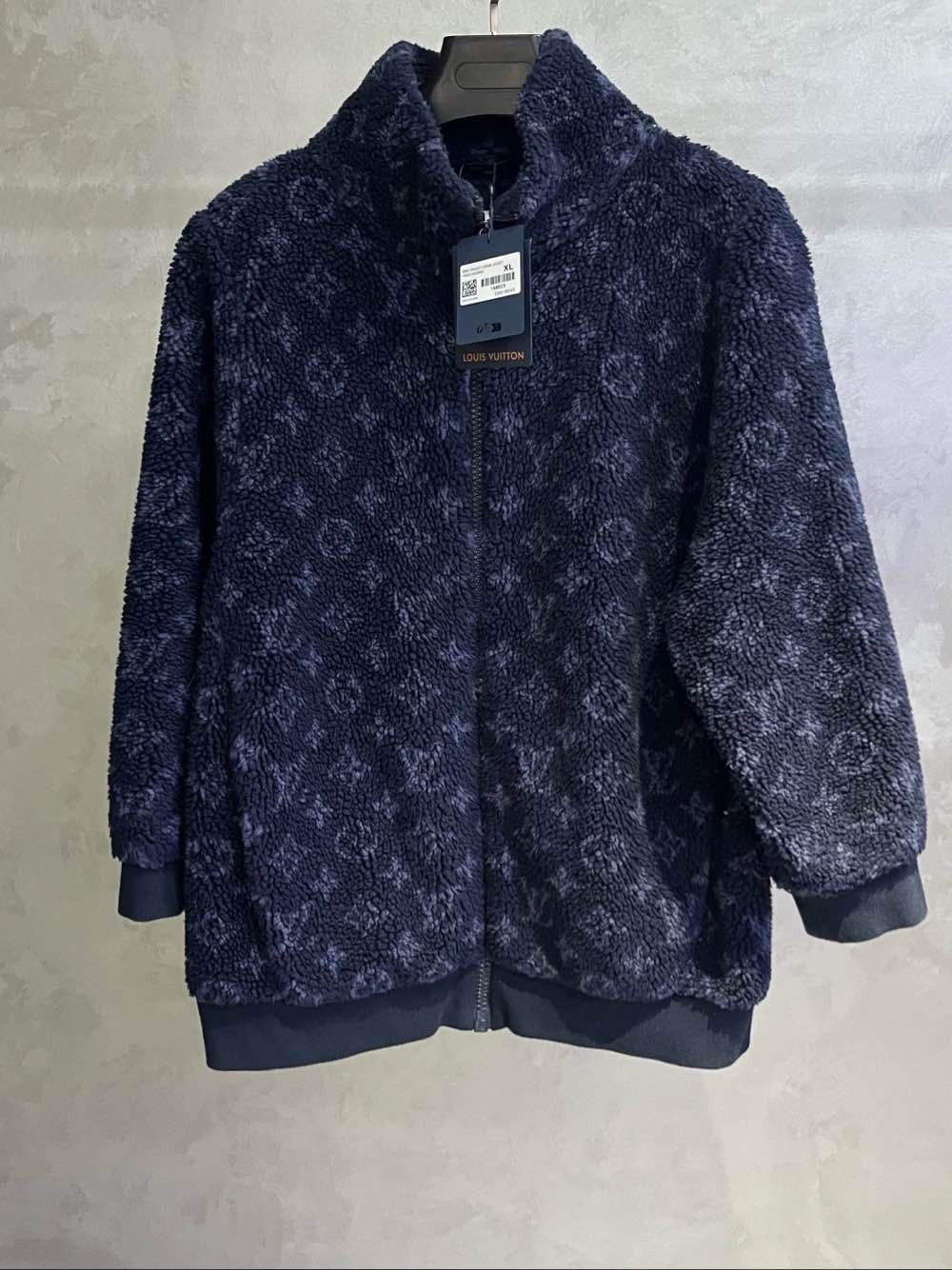 Louis Vuitton Louis Vuitton Monogram Fleece Jacket Size XL Size US XL / EU 56 / 4 - 1 Thumbnail