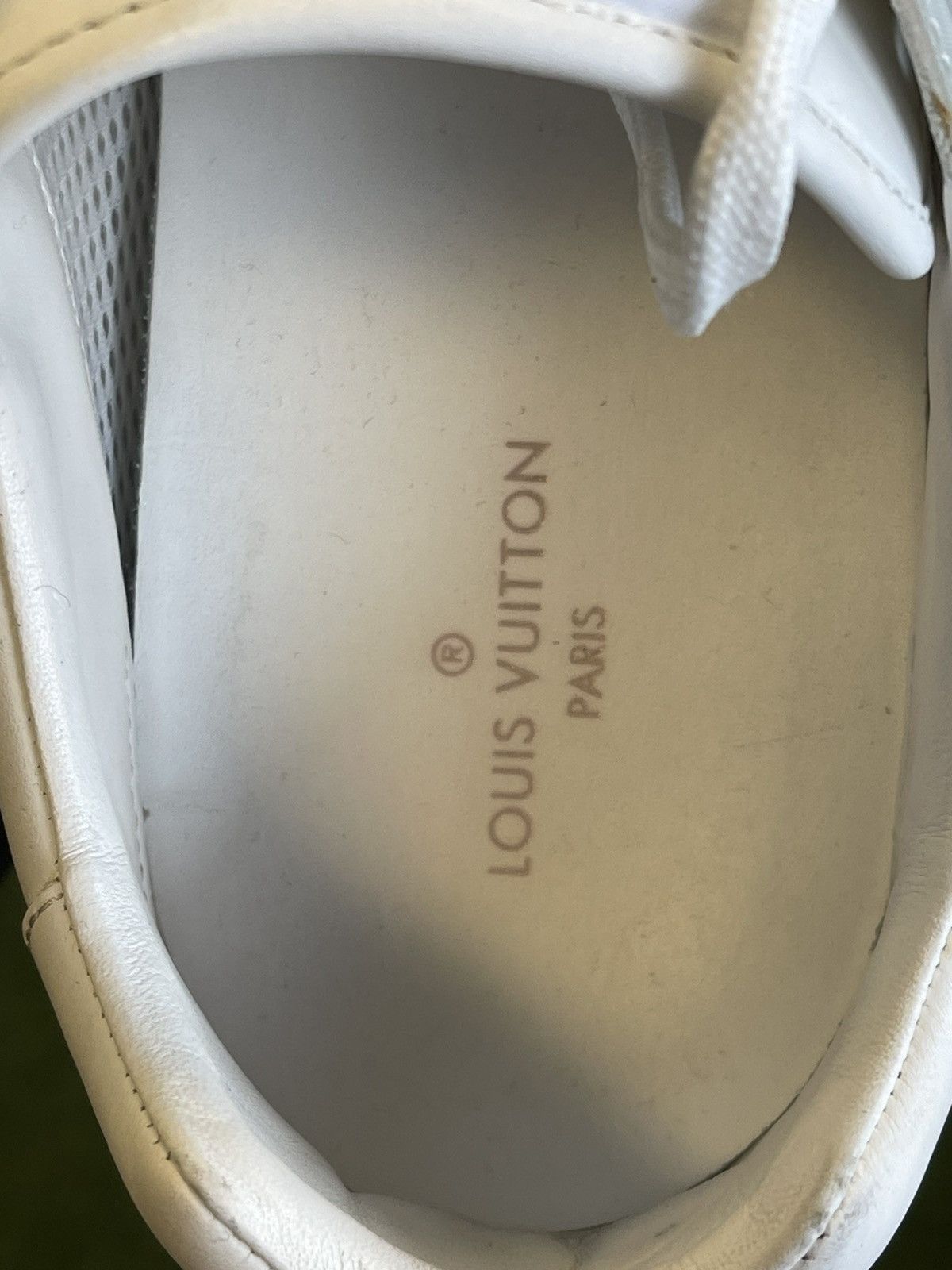 Louis Vuitton Size 9.5LV/10.5US Louis Vuitton Run Away White iridescent Size US 10.5 / EU 43-44 - 12 Thumbnail