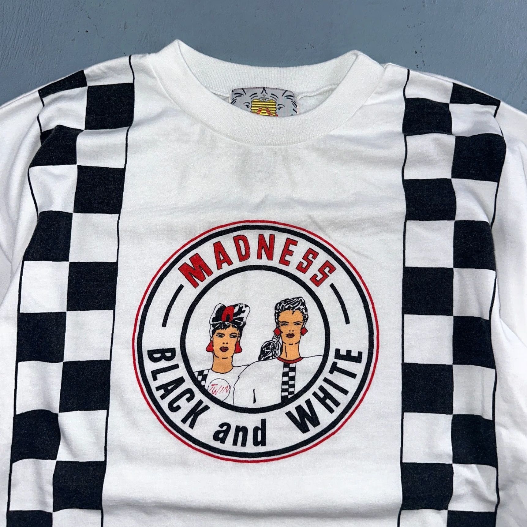 Vintage VINTAGE Madness T-Shirt Men M White Black Checkerboard 90s Drama Art Short Sleeve Crew Neck Size US M / EU 48-50 / 2 - 2 Thumbnail