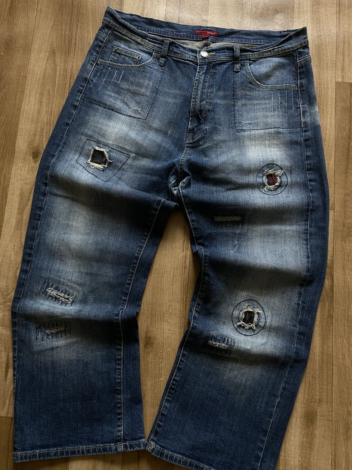 Vintage Wide-Leg Distressed Vintage Jeans Size US 37 - 1 Thumbnail