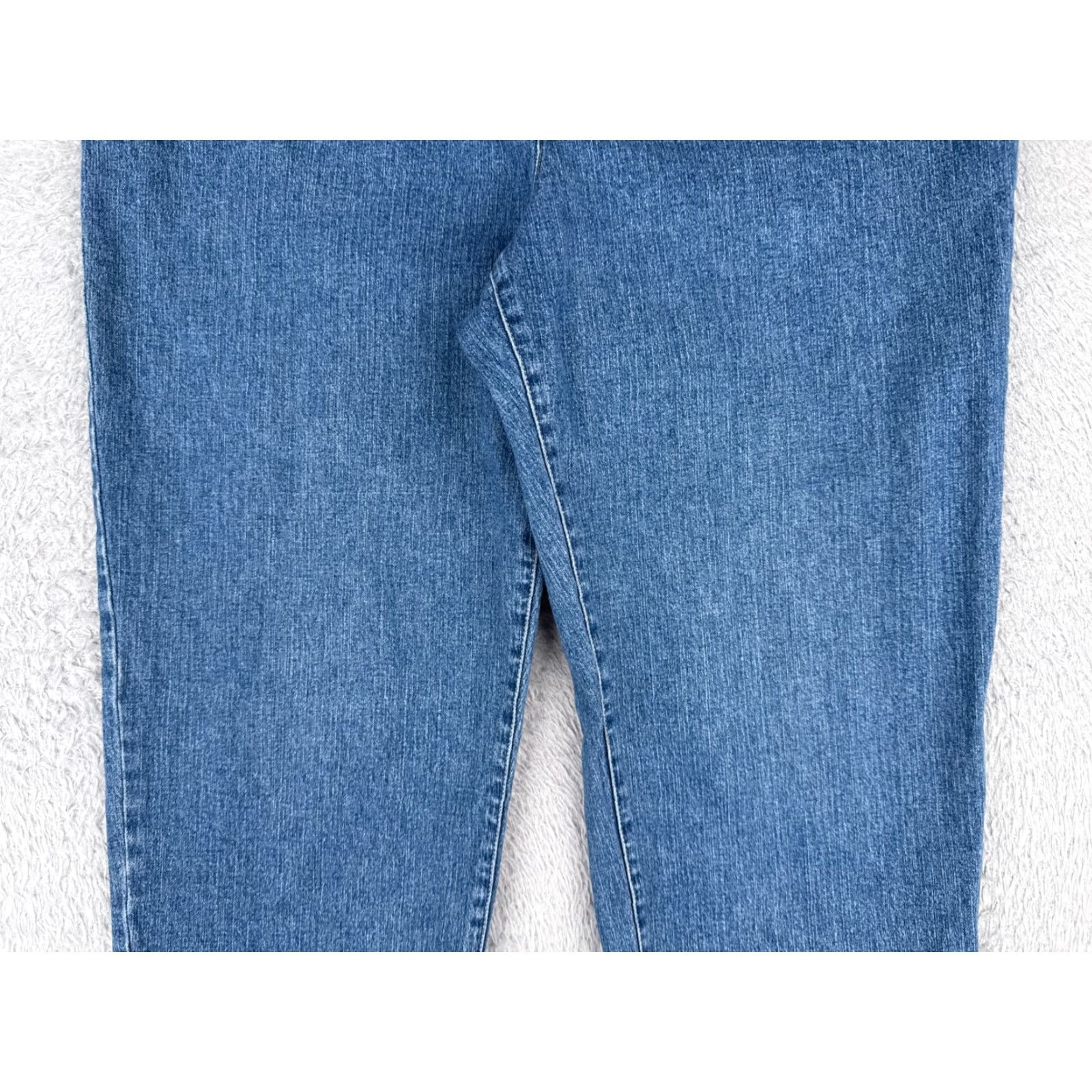 Vintage SMITHS Jeans Capri Womens 16 Blue Denim Cotton Blend Mid Rise Distressed Embroidered Rhinestone 35x19 Jeans Womens Size 38" / US 16 / IT 52 - 3 Thumbnail