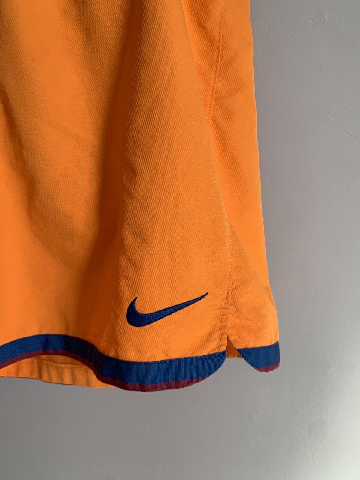 Nike Vintage FC Barcelona 2006 away orange soccer shorts Nike Size US 32 / EU 48 - 5 Thumbnail