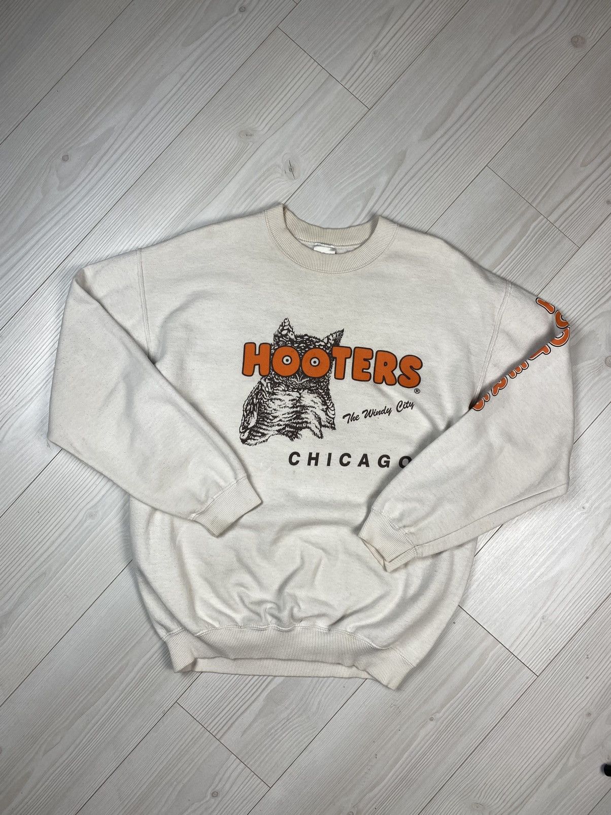 Vintage Hooters 90s Chicago vintage oversized sweatshirt Size US M / EU 48-50 / 2 - 8 Thumbnail