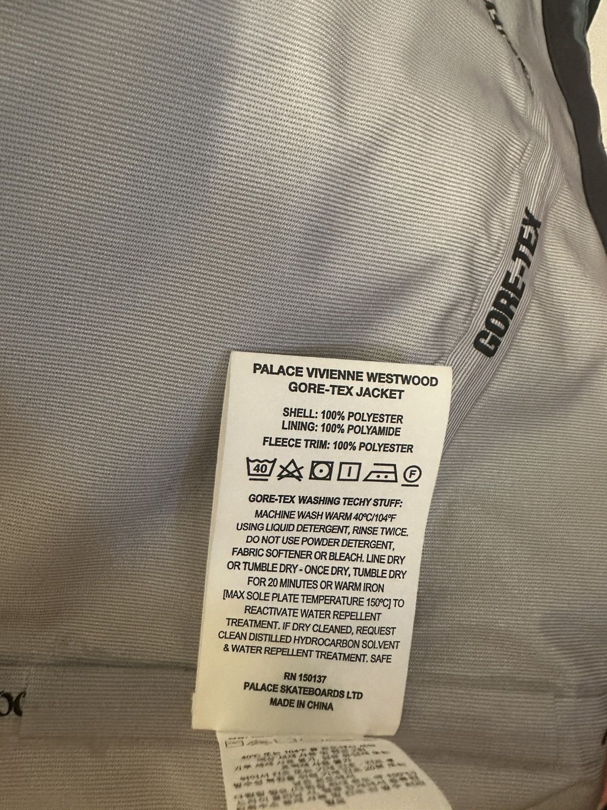 Palace × Vivienne Westwood Palace x Vivienne Westwood Gore-Tex Jacket Size US S / EU 44-46 / 1 - 10 Thumbnail