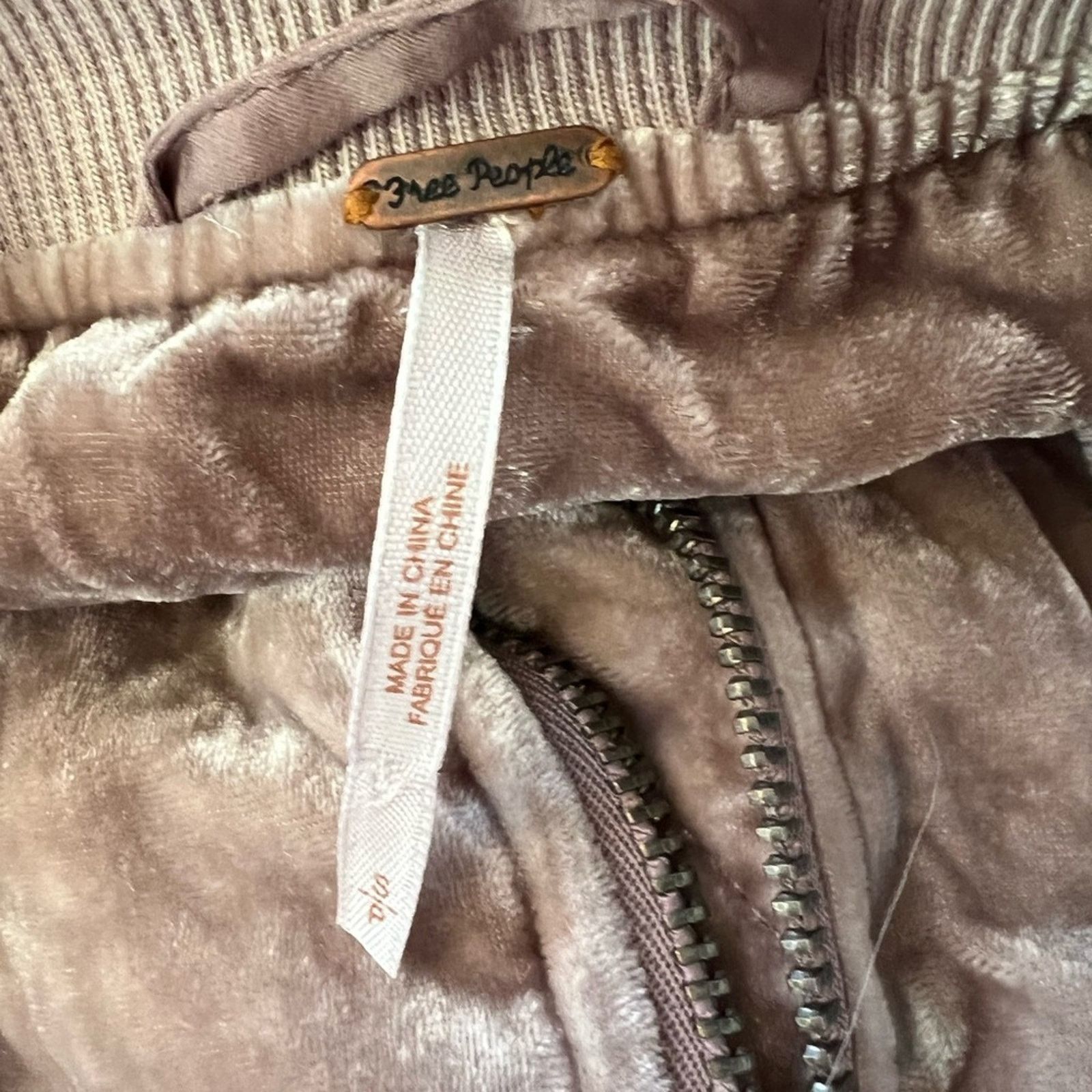 Free People Free People Crushed Velvet Jacket in Soft Taupe (Sz S) Size S / US 4 / IT 40 - 2 Thumbnail