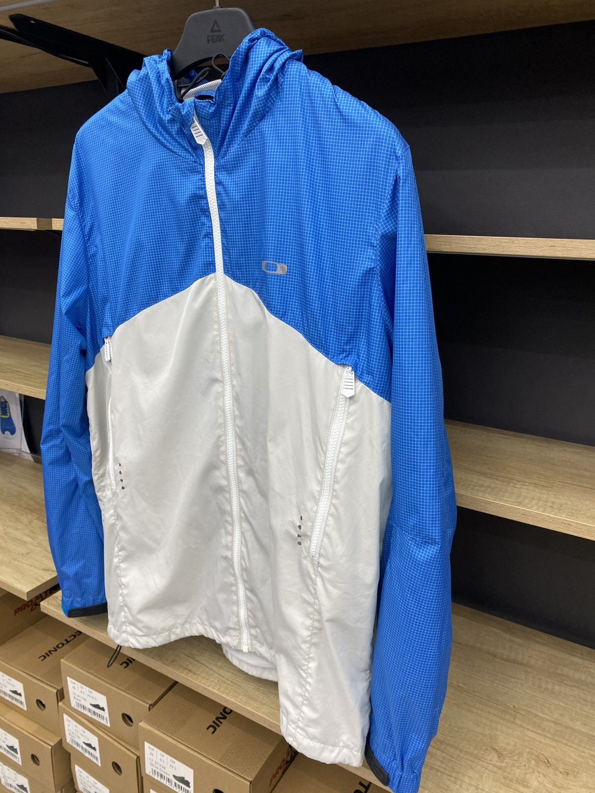 Oakley Vintage Rare Oakley Blue White Light Jacket Gorpcore Style Size US XL / EU 56 / 4 - 13 Thumbnail