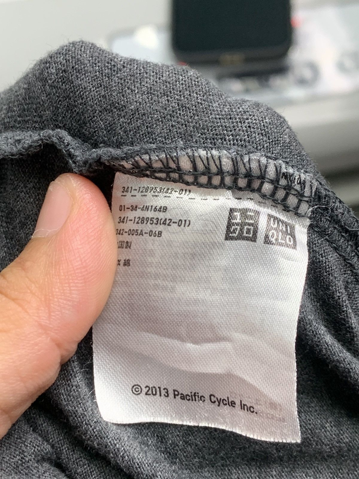 Uniqlo Chwinn Uniqlo T-Shirt Size US L / EU 52-54 / 3 - 13 Thumbnail