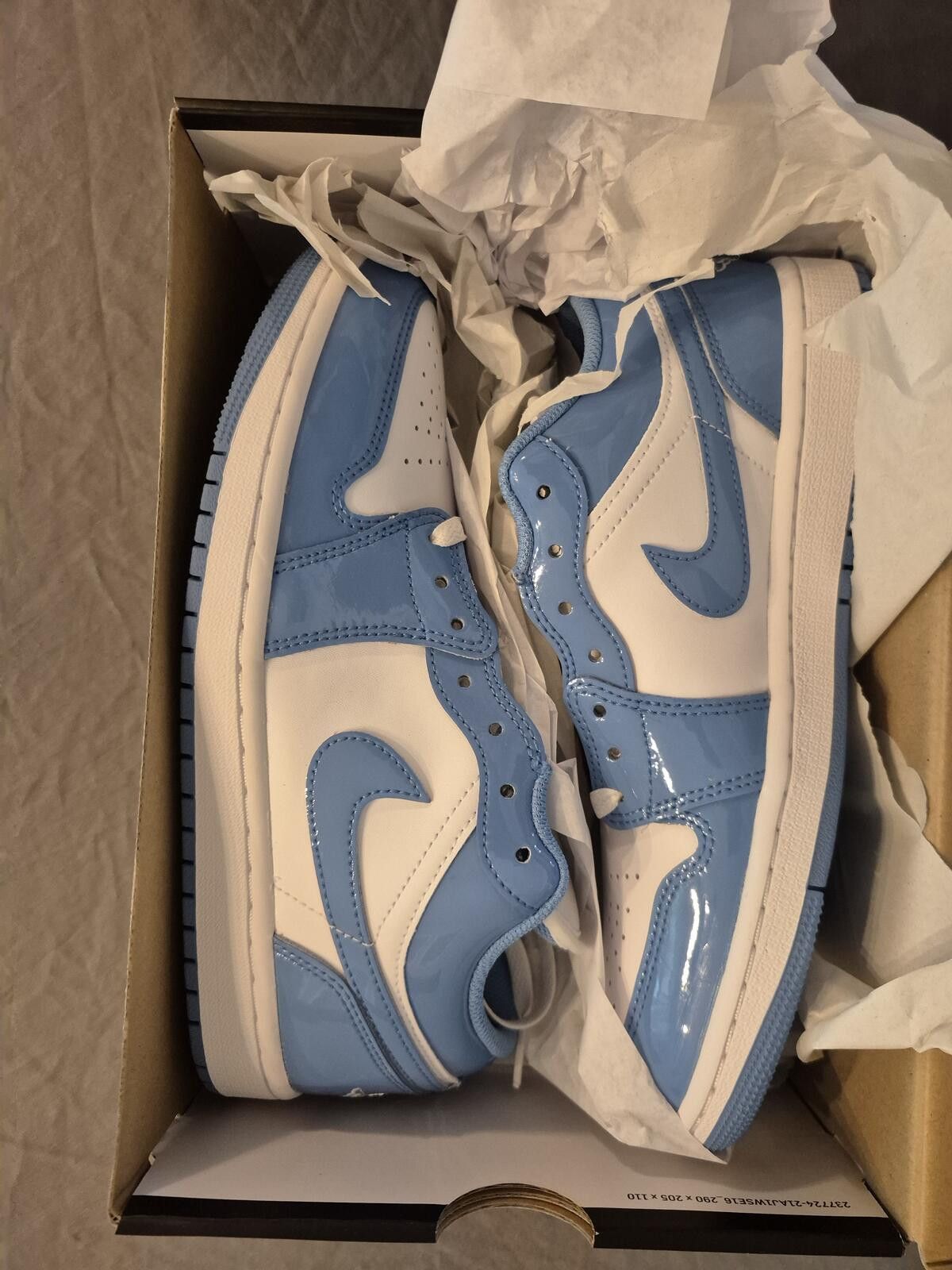 Jordan Brand Air Jordan 1 low unc blue Size 8 M Brand New Size US 8 / EU 41 - 1 Thumbnail