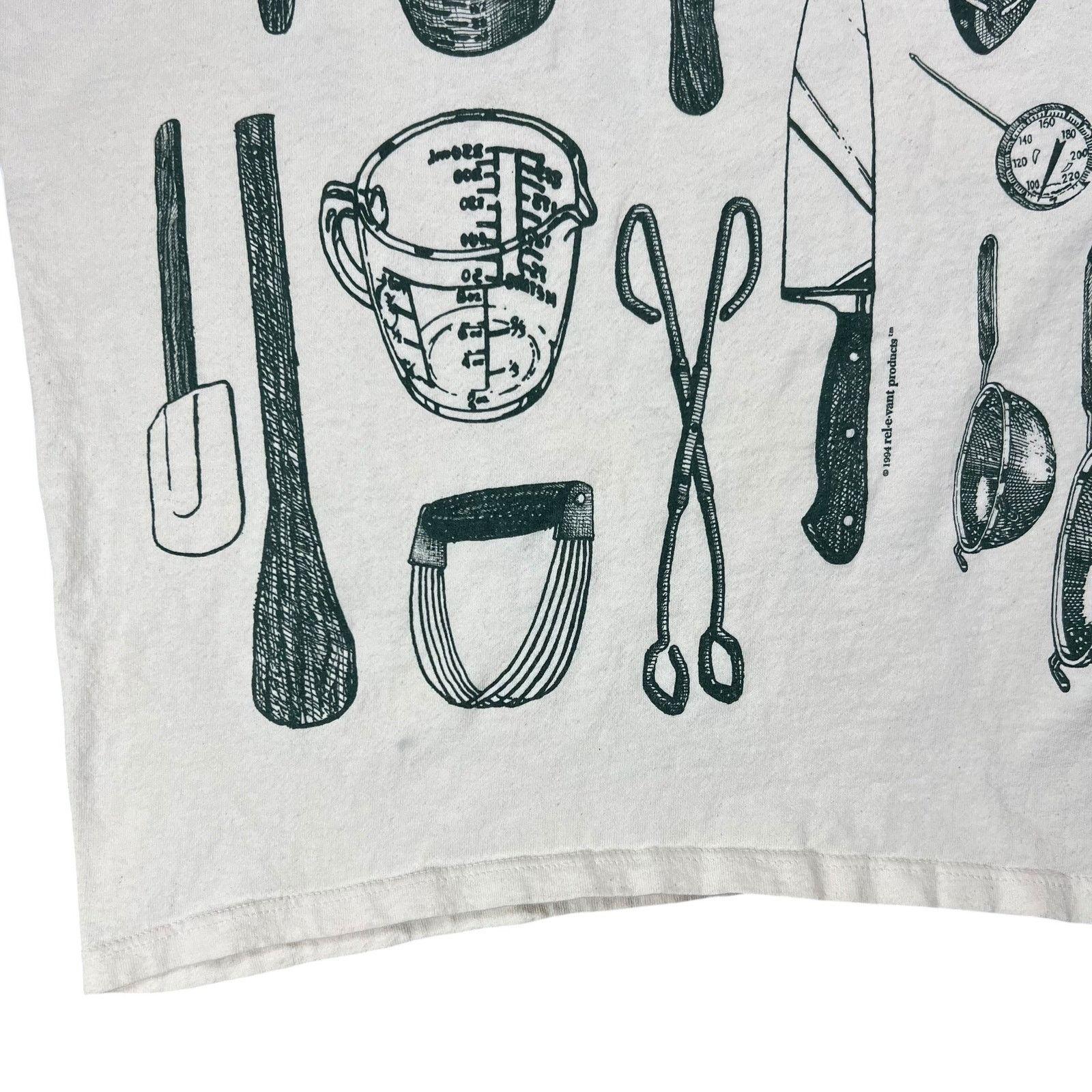 Vintage Vintage 90s Chef cooking utensils all over print tee (L) Size US L / EU 52-54 / 3 - 3 Thumbnail