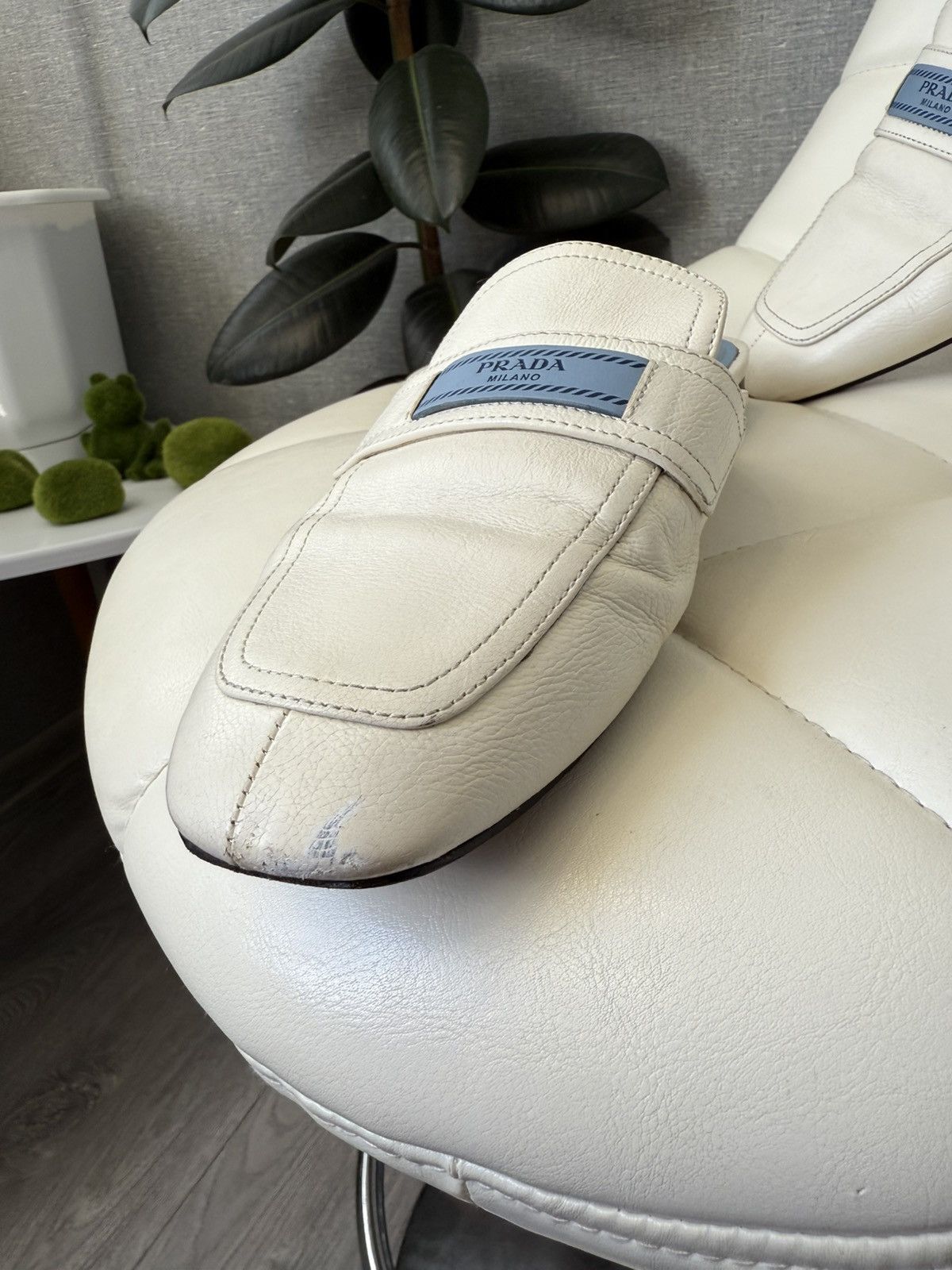 Prada Prada White Leather Backless Loafers Mules Blue Logo Detail Size US 9 / IT 39 - 10 Thumbnail