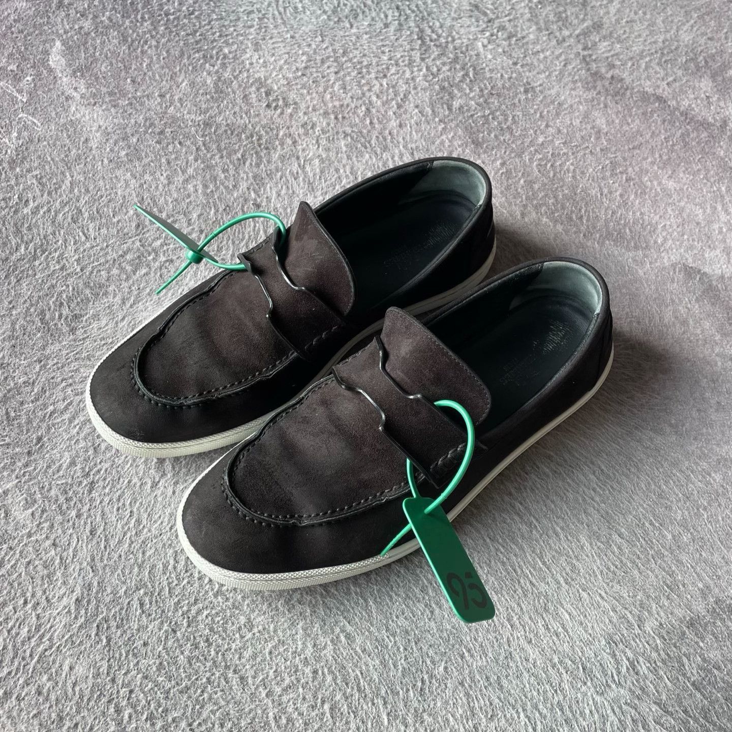 Hermes Hermes Black Lowtop Sneakers 40.5 Men Size US 8 / EU 41 - 1 Thumbnail