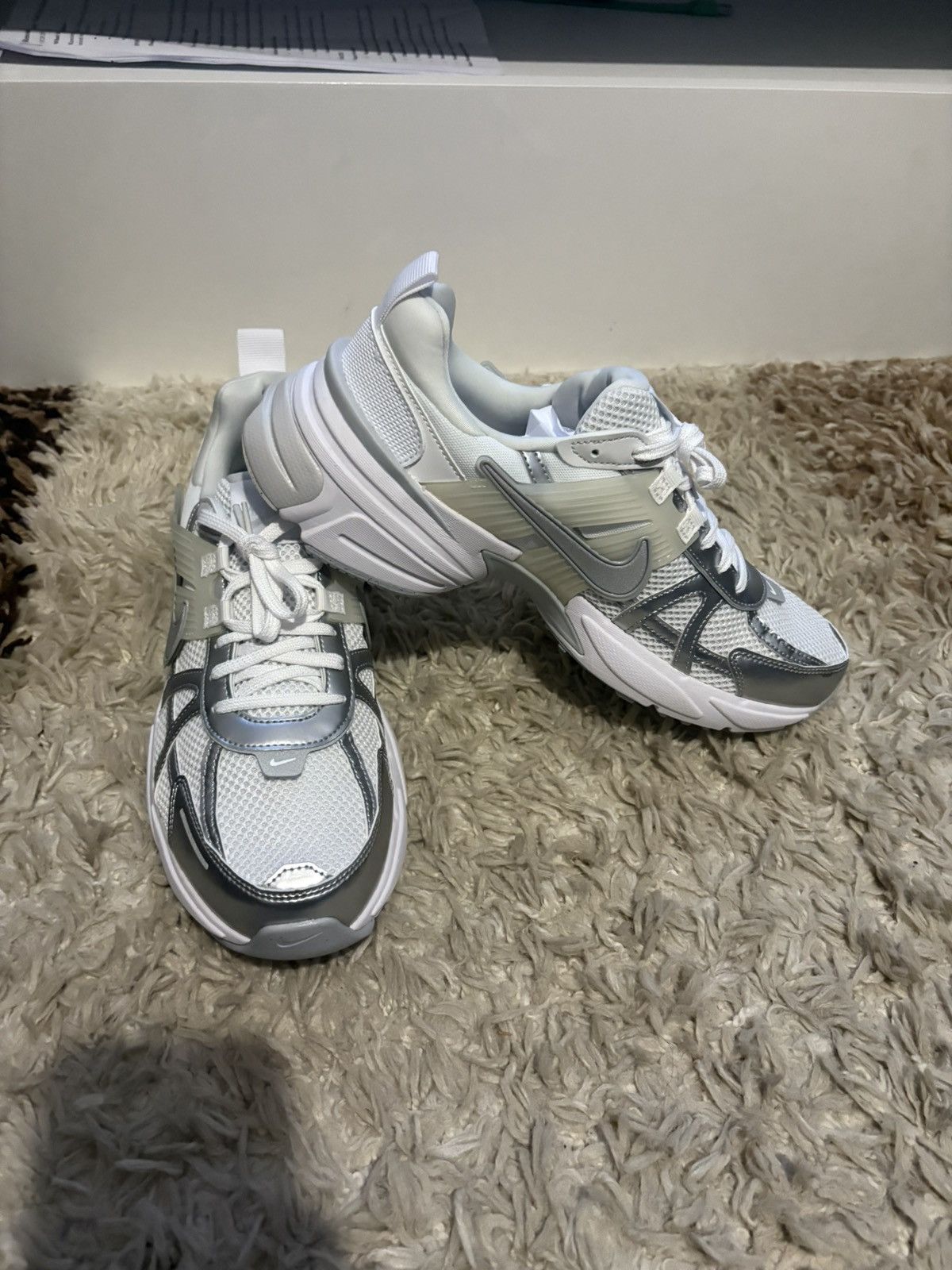 Nike Nike v2k runs Size US 9.5 / EU 42-43 - 5 Thumbnail