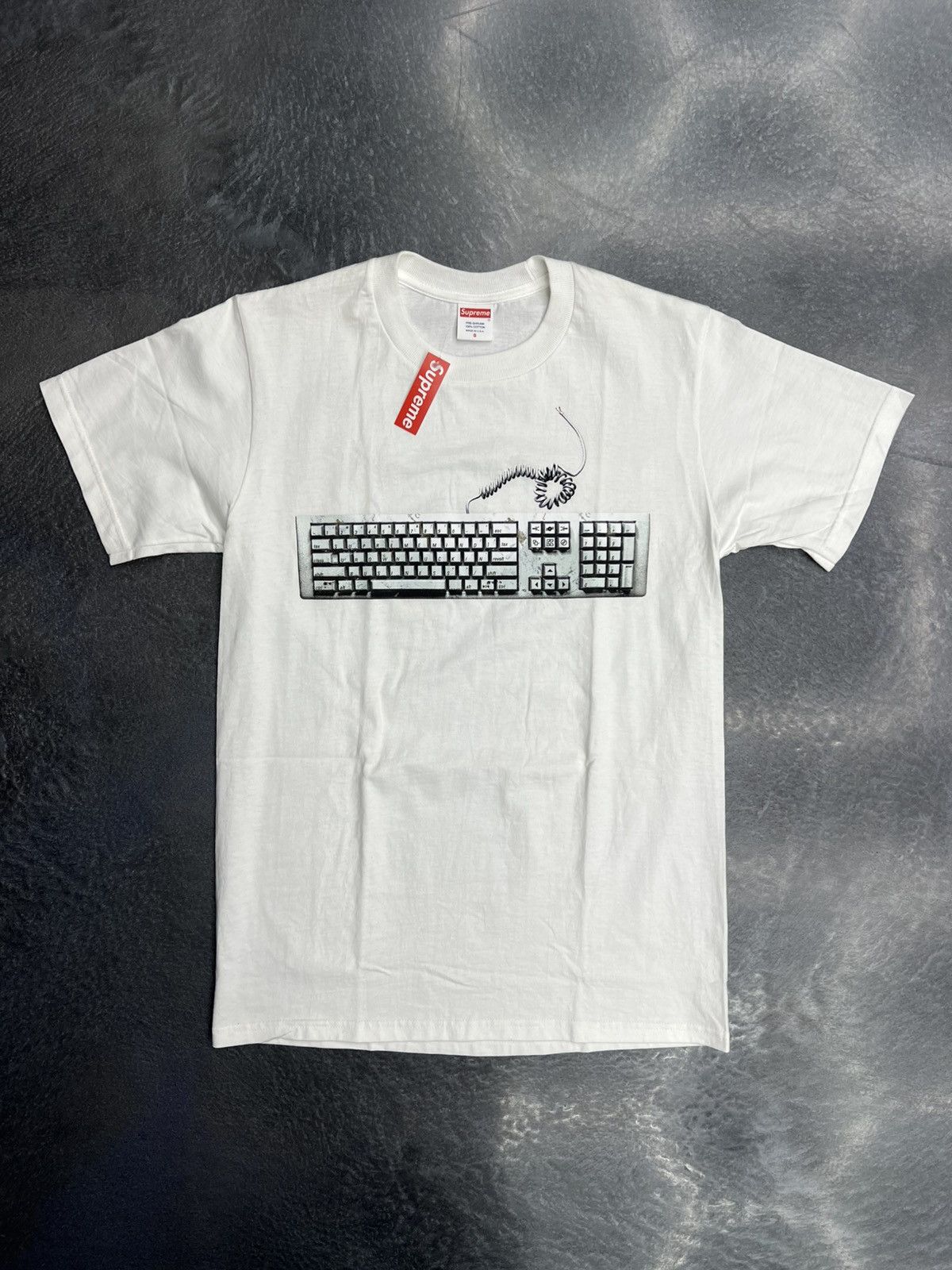 Supreme Supreme Keyboard T-Shirt Size US S / EU 44-46 / 1 - 1 Thumbnail