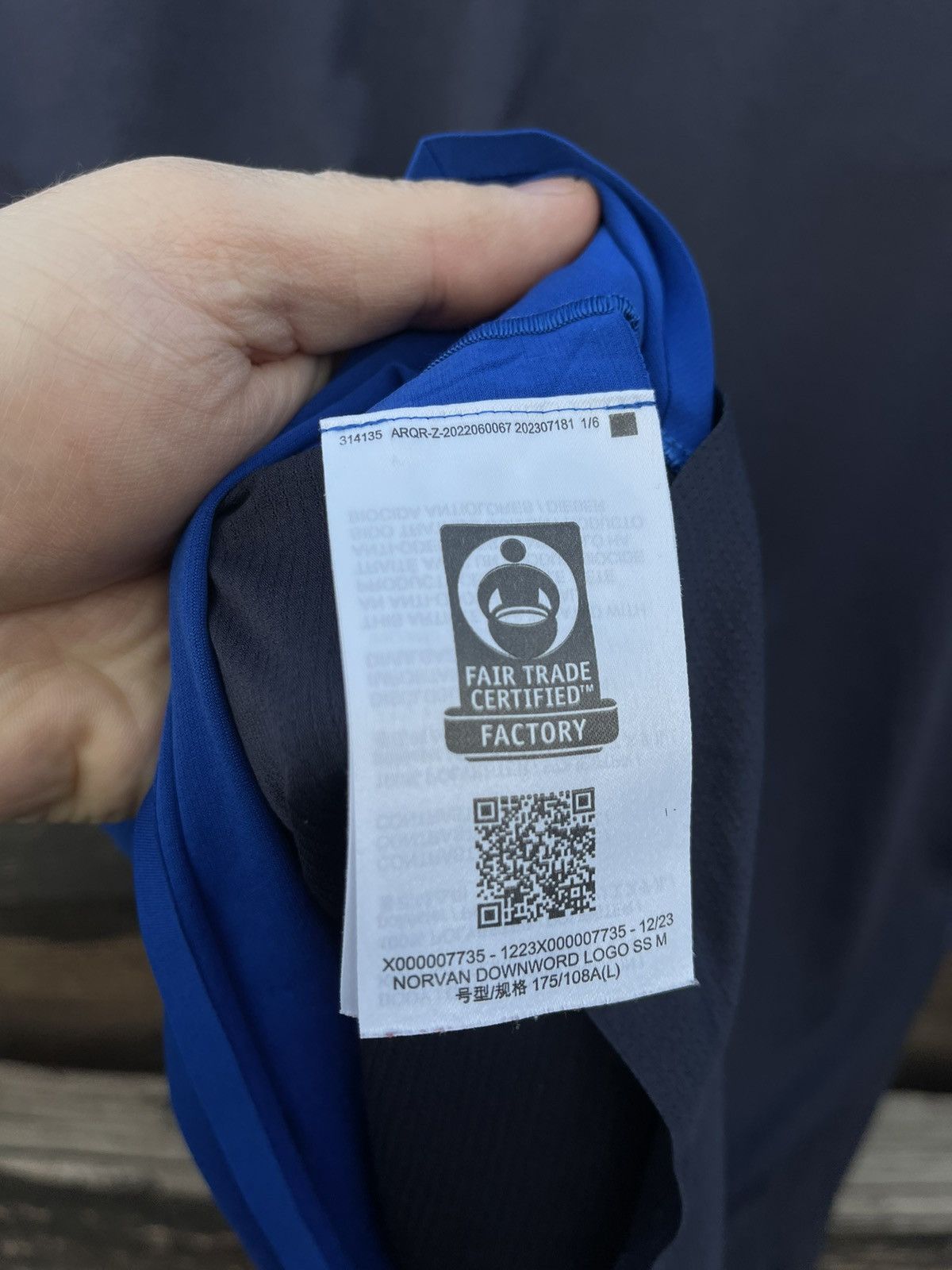 Arc'teryx Arcteryx blue t-shirt big logo jersey Size US L / EU 52-54 / 3 - 10 Thumbnail