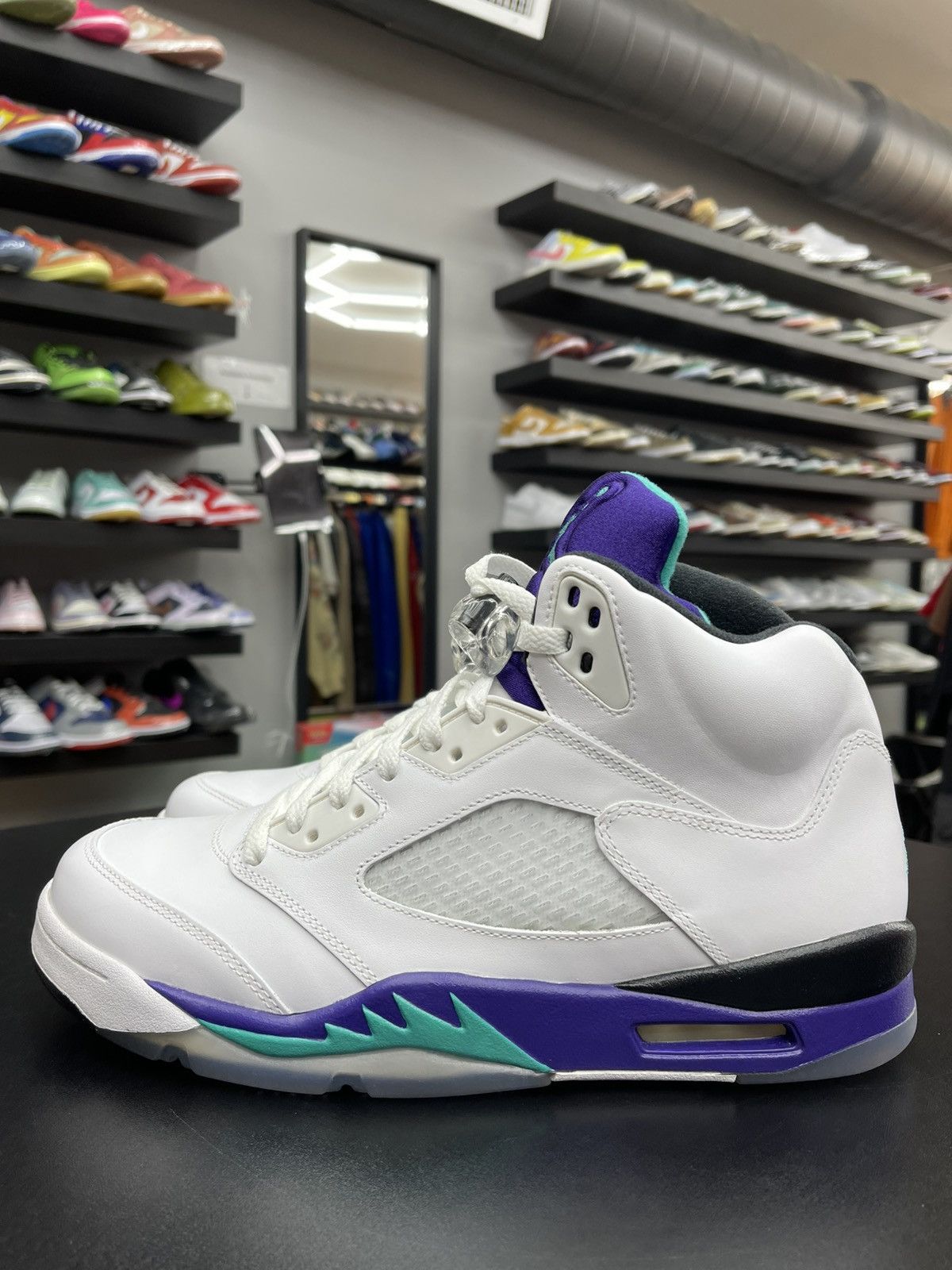 Jordan Brand Size 10 - Jordan 5 Grape “2013” Size US 10 / EU 43 - 1 Thumbnail