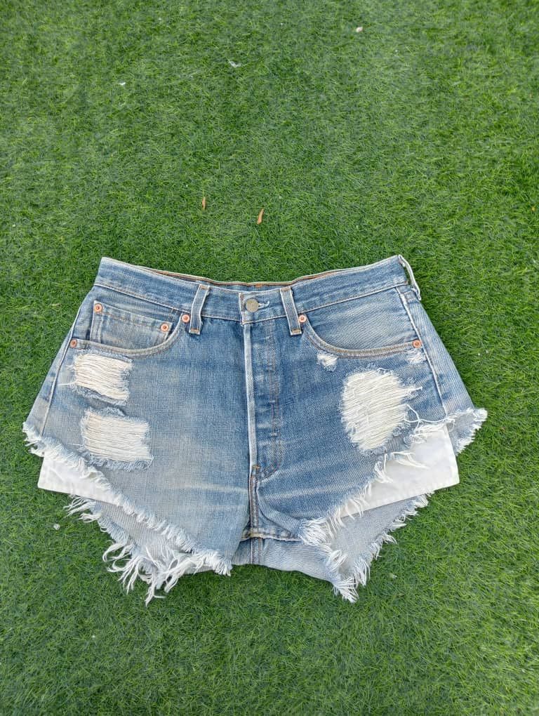 Levi's VINTAGE LEVI’S 501 BUTTON 555 SHORT JEANS Size US 31 - 1 Thumbnail