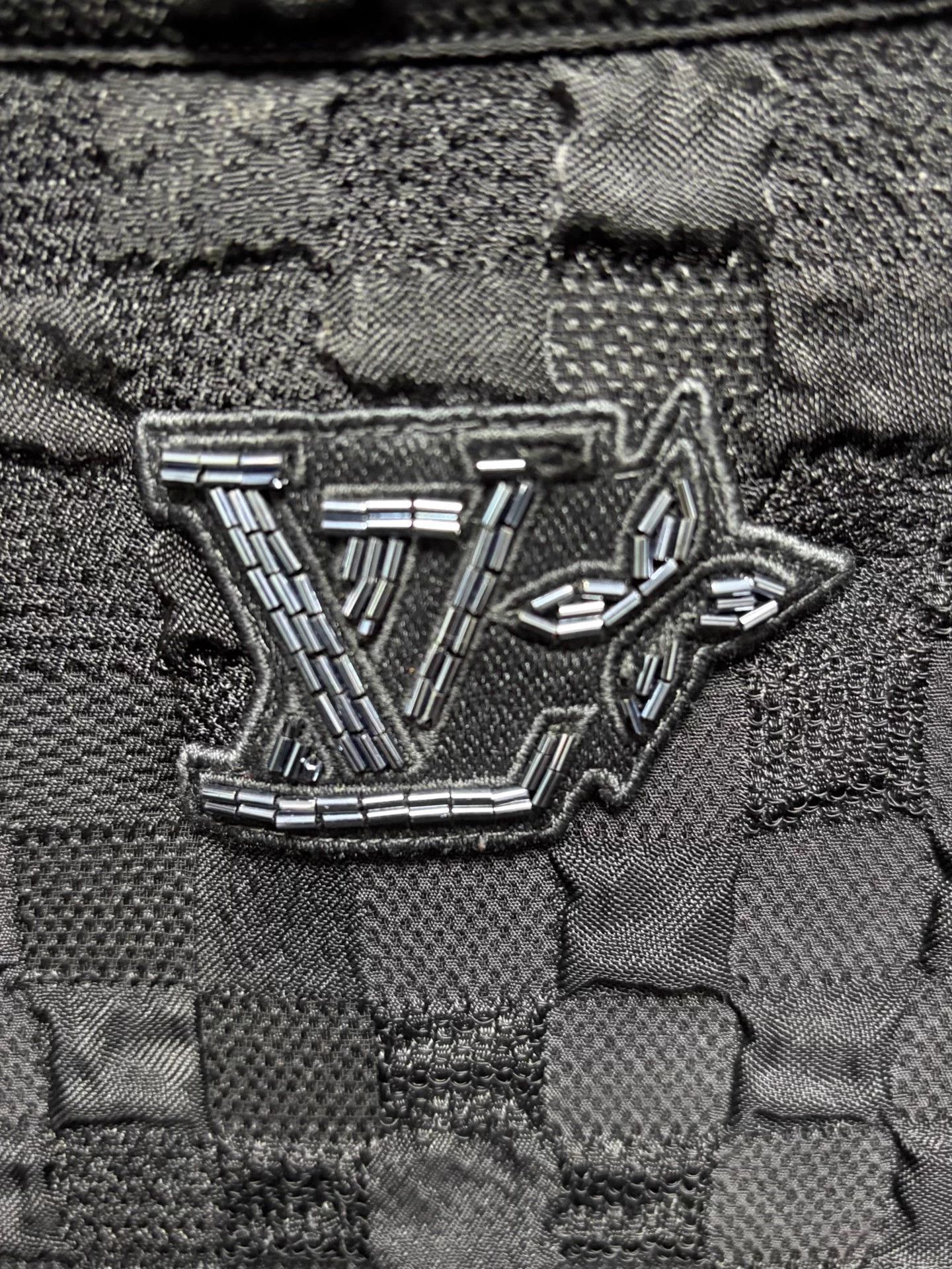 Louis Vuitton LV men's monogram embroidery short-sleeve shirt M Size US M / EU 48-50 / 2 - 3 Thumbnail