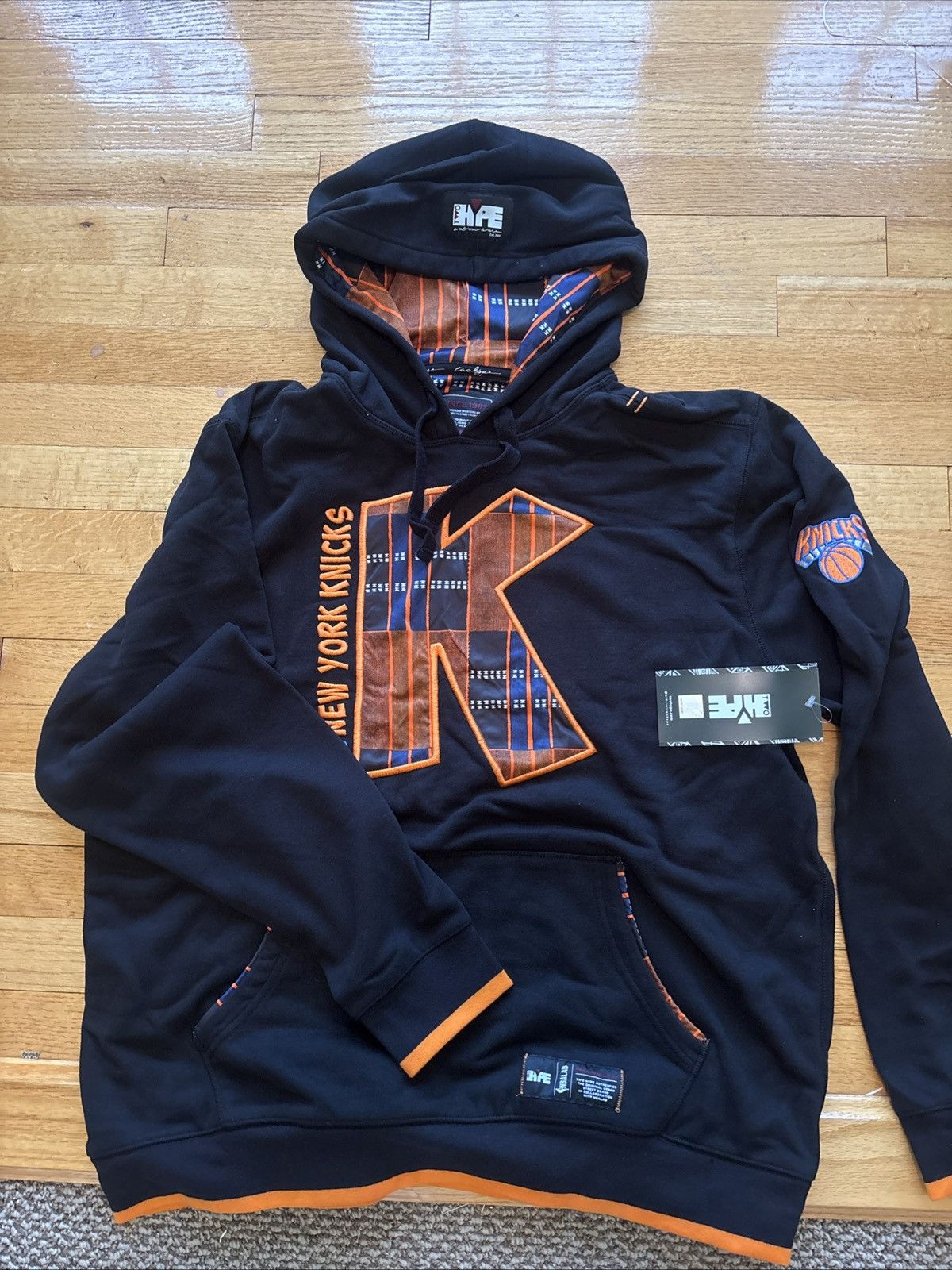 NBA Two Hype streetwear for NY Knicks, hoodie XL Size US XL / EU 56 / 4 - 5 Thumbnail