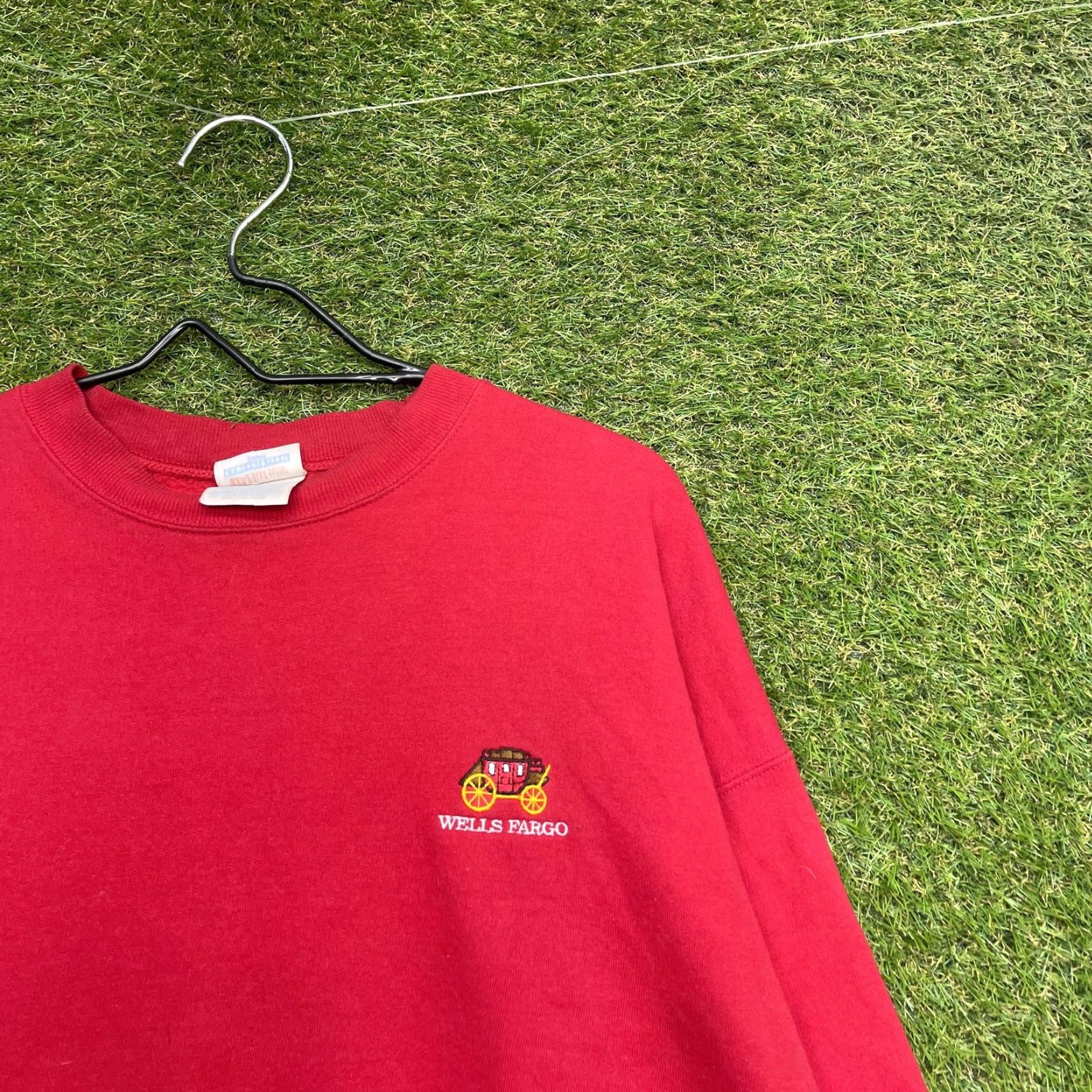 Vintage Wells Fargo Sweatshirt Mens XL Red Crewneck Pullover Embroidered Stagecoach Graphic Print Logo Adults Mens Size US XL / EU 56 / 4 - 2 Thumbnail