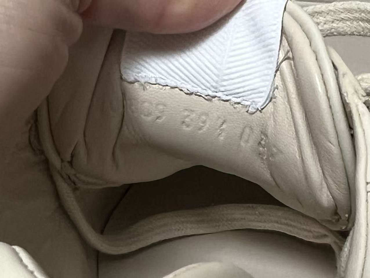 Gucci Rhyton Glitter-Logo Chunky Sneaker Love Parade Off-White Size US 9.5 / IT 39.5 - 5 Thumbnail