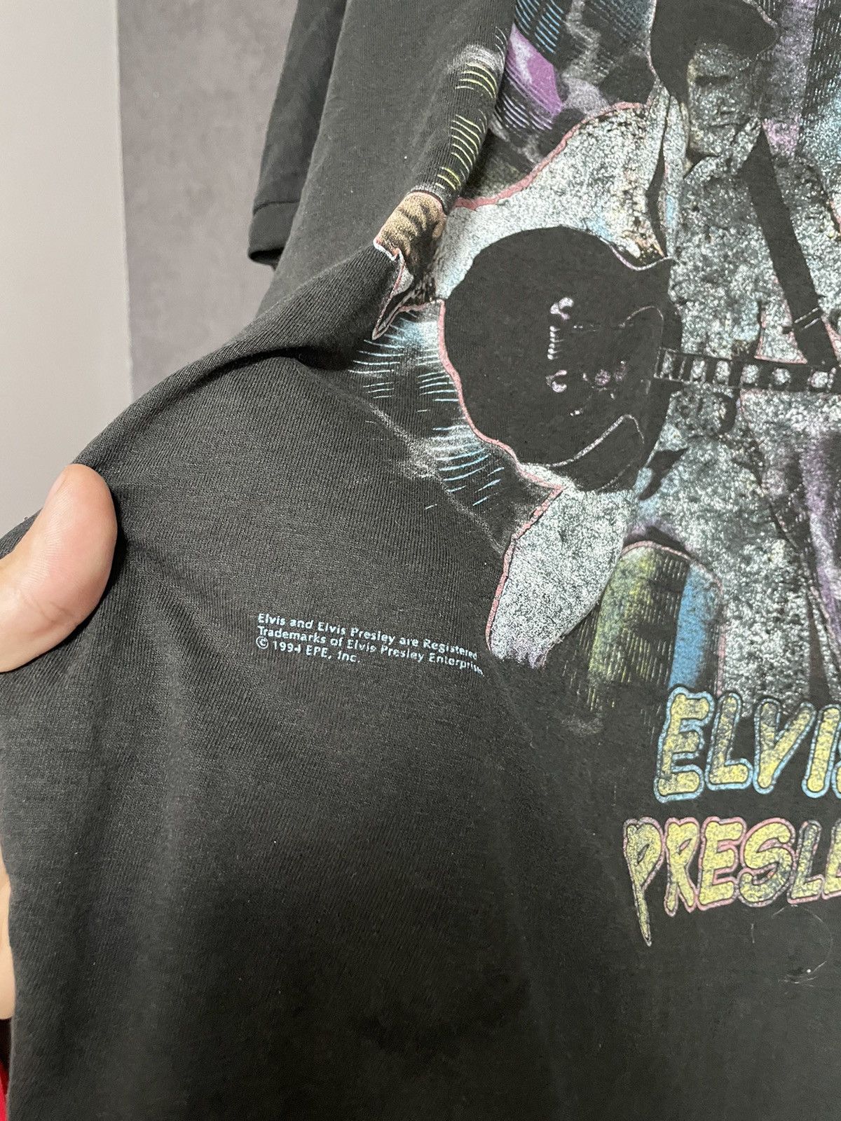 Vintage 1994 Elvis Presley Sunfaded Vintage T-shirt Single stitch Size US L / EU 52-54 / 3 - 2 Thumbnail