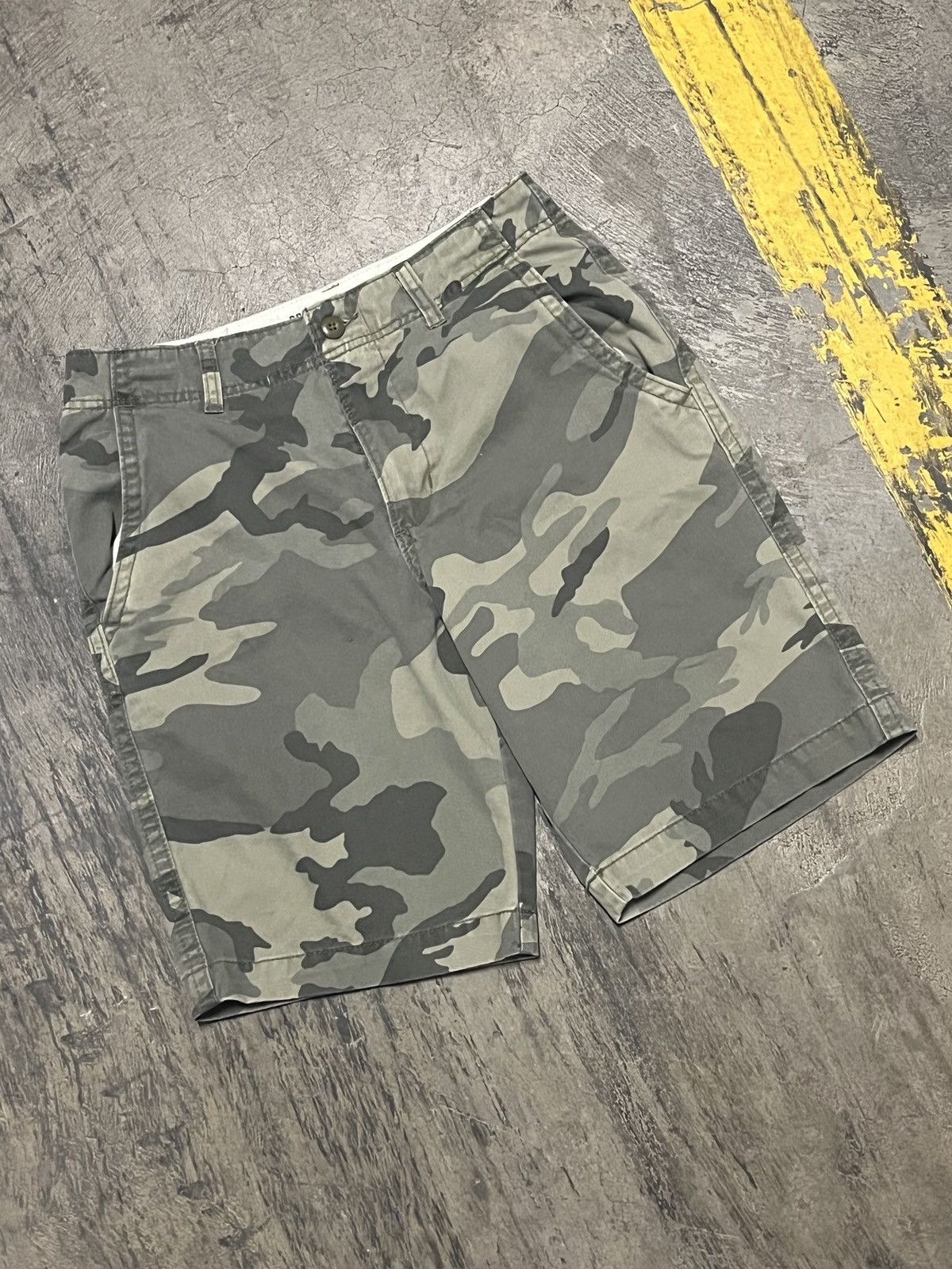 Vintage Y2K camo cargo jorts Size US 31 - 2 Thumbnail