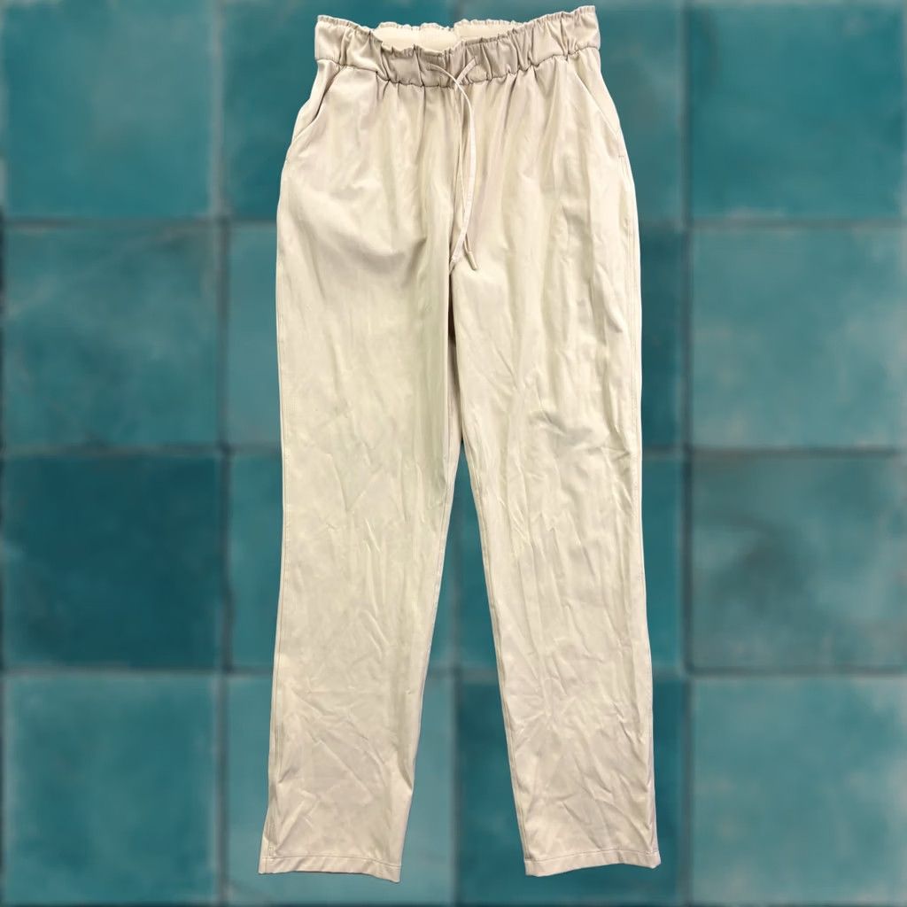 Lululemon Lululemon Jogger Pants Womens 8 Beige Elastic Waist Pockets Yoga Travel Tapered Leg Size 30" / US 8 / IT 44 - 1 Thumbnail