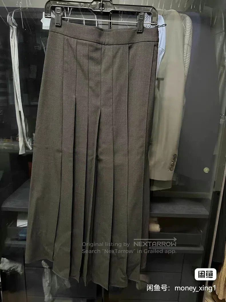Brunello Cucinelli Brunello Cucinelli Charcoal grey pleated half skirt, wool Size 26" / US 2 / IT 38 - 9 Thumbnail