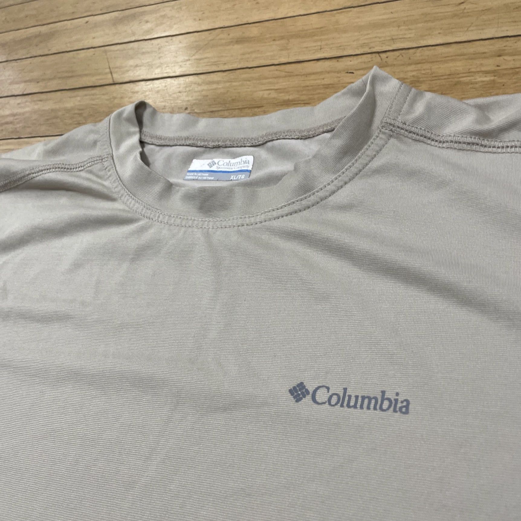 Vintage VINTAGE? No. Columbia Titanium Active Shirt Men XL Light Tan Brown Short Sleeve Gym Sport Run Size US XL / EU 56 / 4 - 4 Thumbnail