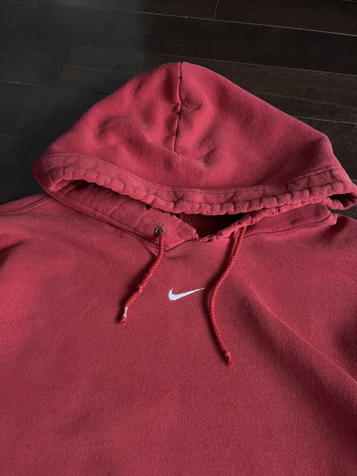 Nike Vintage Nike Center Swoosh Red Boxy Hoodie Distressed M/L Size US M / EU 48-50 / 2 - 4 Thumbnail