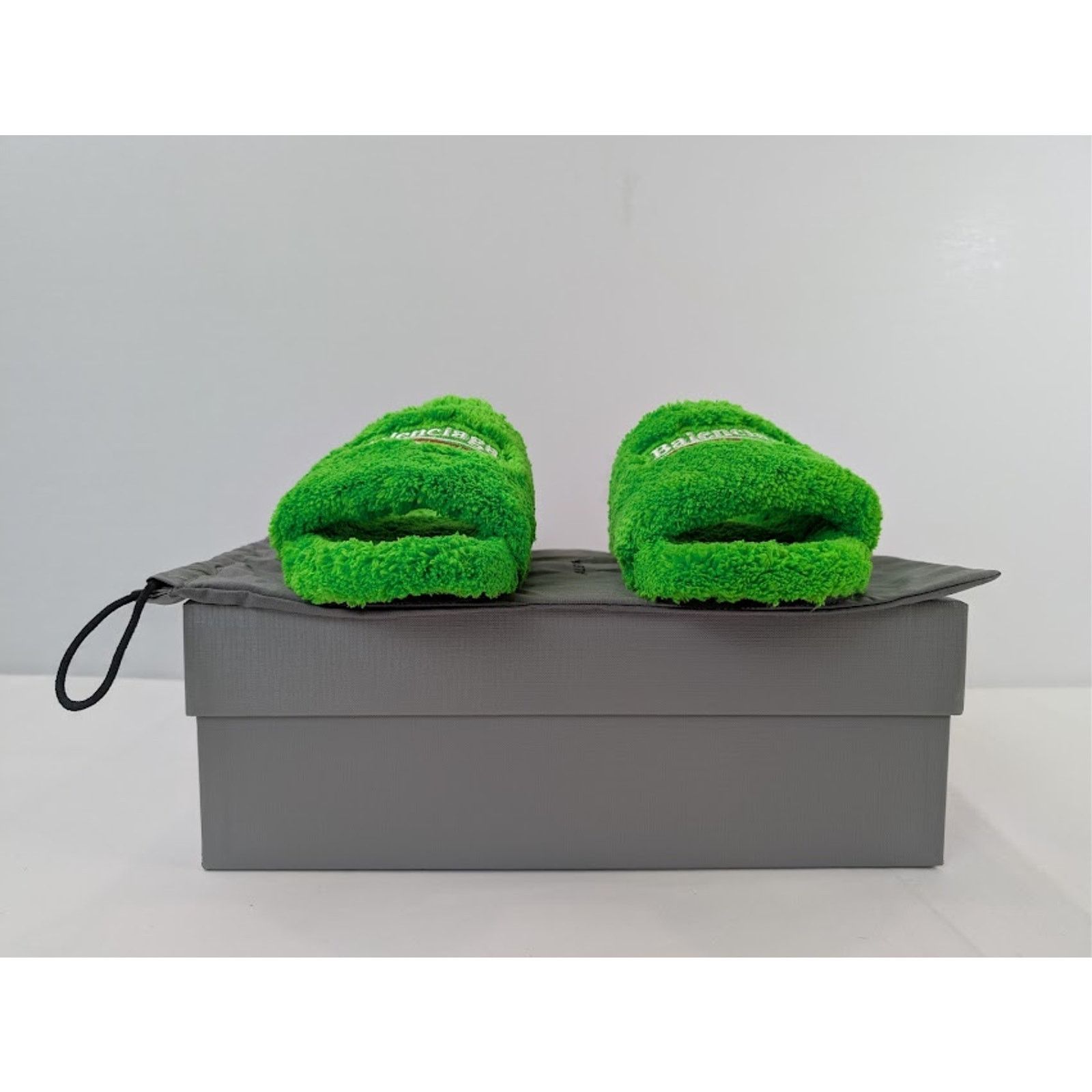 Balenciaga o1rshd1 Q:2 / Furry Political Campaign Slide Sandal in Apple Size US 10 / EU 43 - 19 Thumbnail