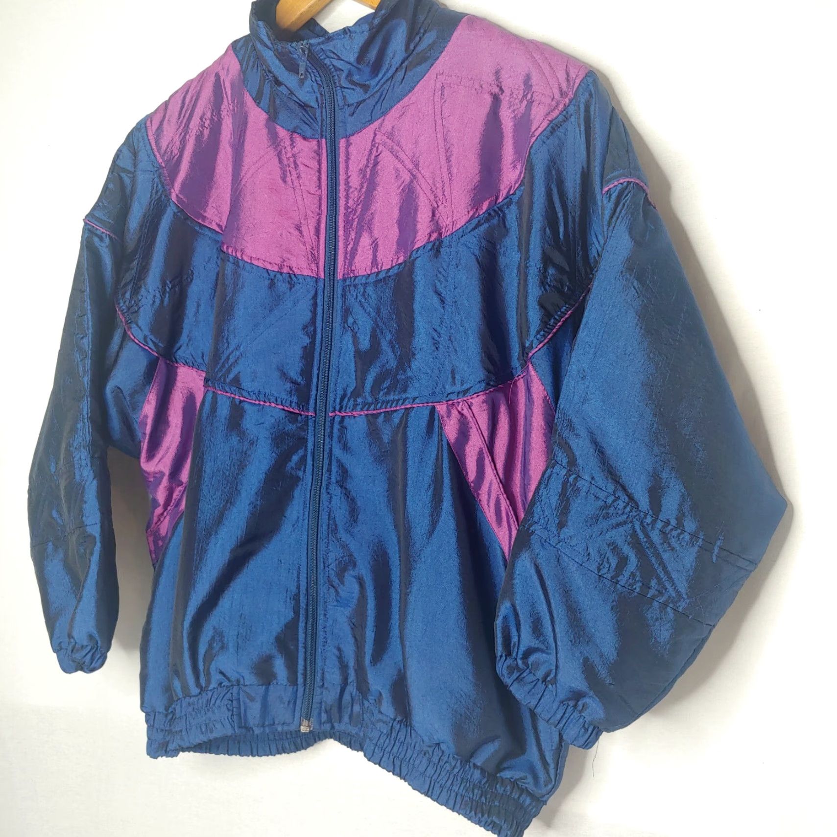 Vintage VINTAGE Women's Jacket S Purple Blue Quilted Nylon Short Stand-Up Collar Retro 90s Zip Size S / US 4 / IT 40 - 2 Thumbnail