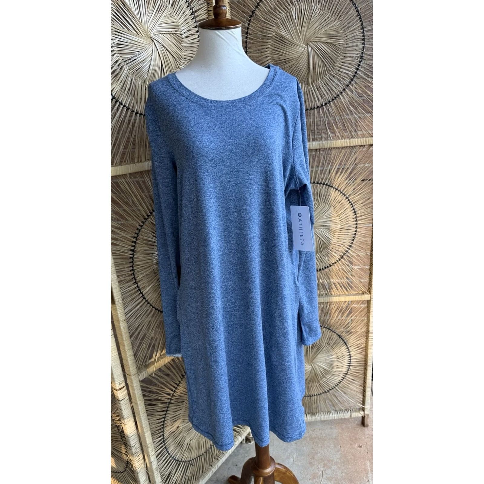 Athleta Athleta Dress Blue Heather Uptempo Shirt L Long Sleeve Crew Neck Pockets Size L / US 10 / IT 46 - 4 Thumbnail
