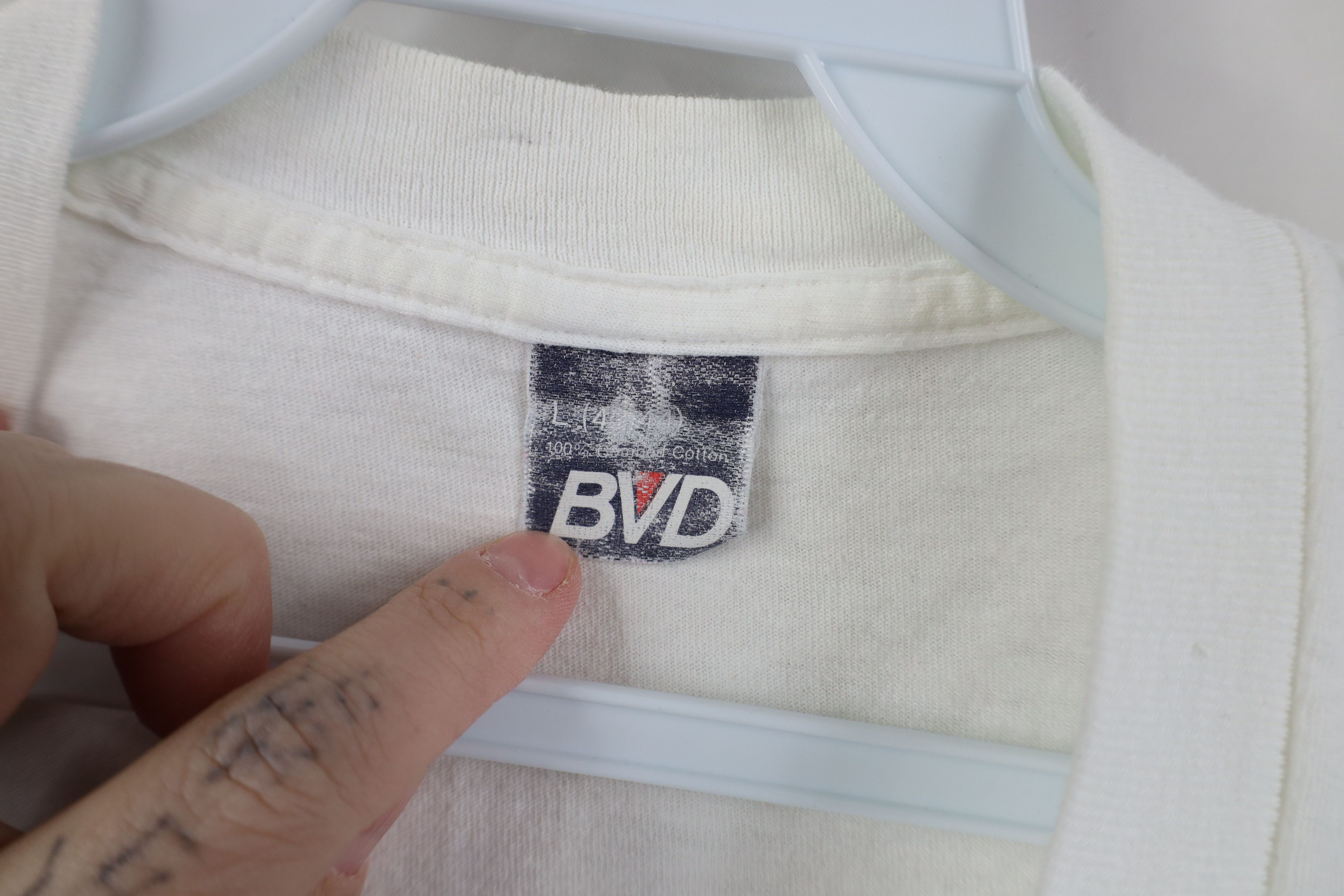 Vintage Vintage 80s 90s Streetwear Cotton V-Neck T-Shirt White USA Size US L / EU 52-54 / 3 - 6 Thumbnail