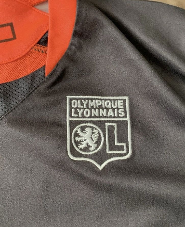 Umbro Jersey lisandro olympique lyonnais Size US XS / EU 42 / 0 - 6 Thumbnail