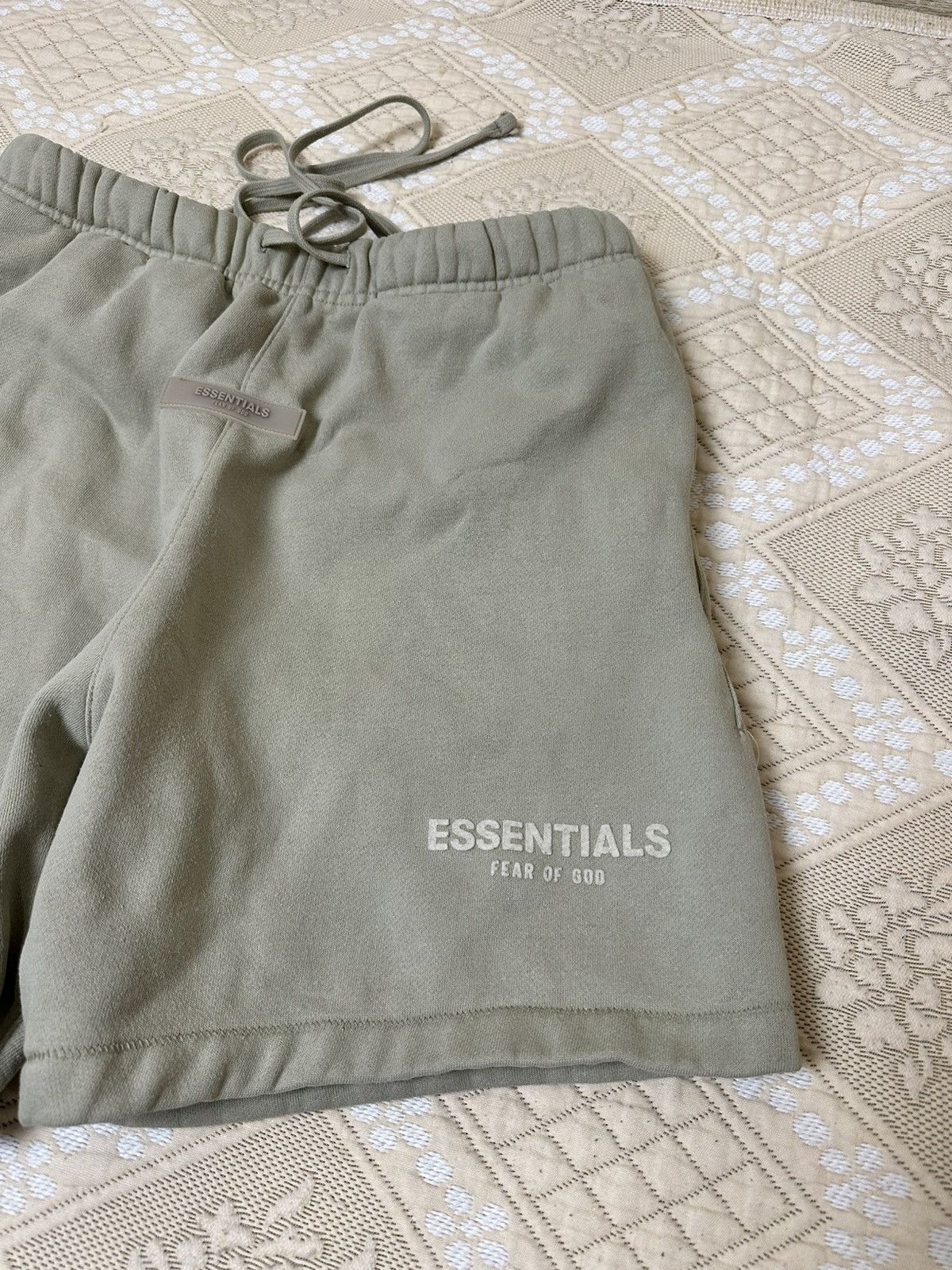 Fear of God 🔥 Fear Of God Essentials Sweat Shorts Pants Logo Wide Green Size US 30 / EU 46 - 2 Thumbnail