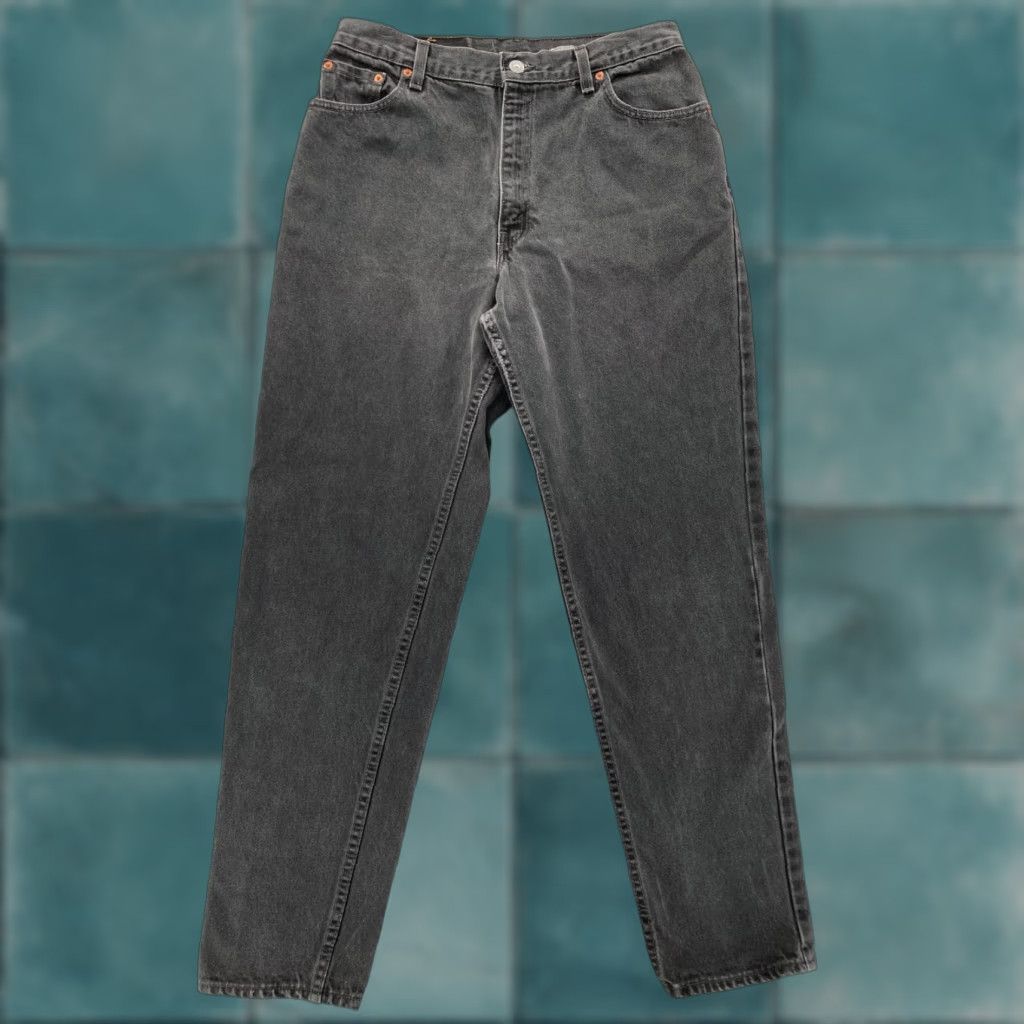 Levi's Vintage Levi's 550 Jeans Women's 14 Long Relaxed Tapered Black Denim 2000 Levi's 550 90s Jeans Women Black Denim Long Relaxed Tapered Jeans Size 36" / US 14 / IT 50 - 1 Thumbnail