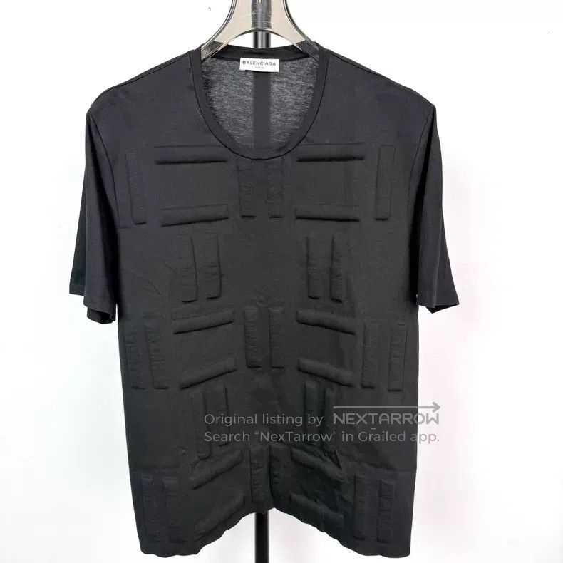 Balenciaga Balenciaga Embossed Solid Short Sleeve Size US L / EU 52-54 / 3 - 1 Thumbnail