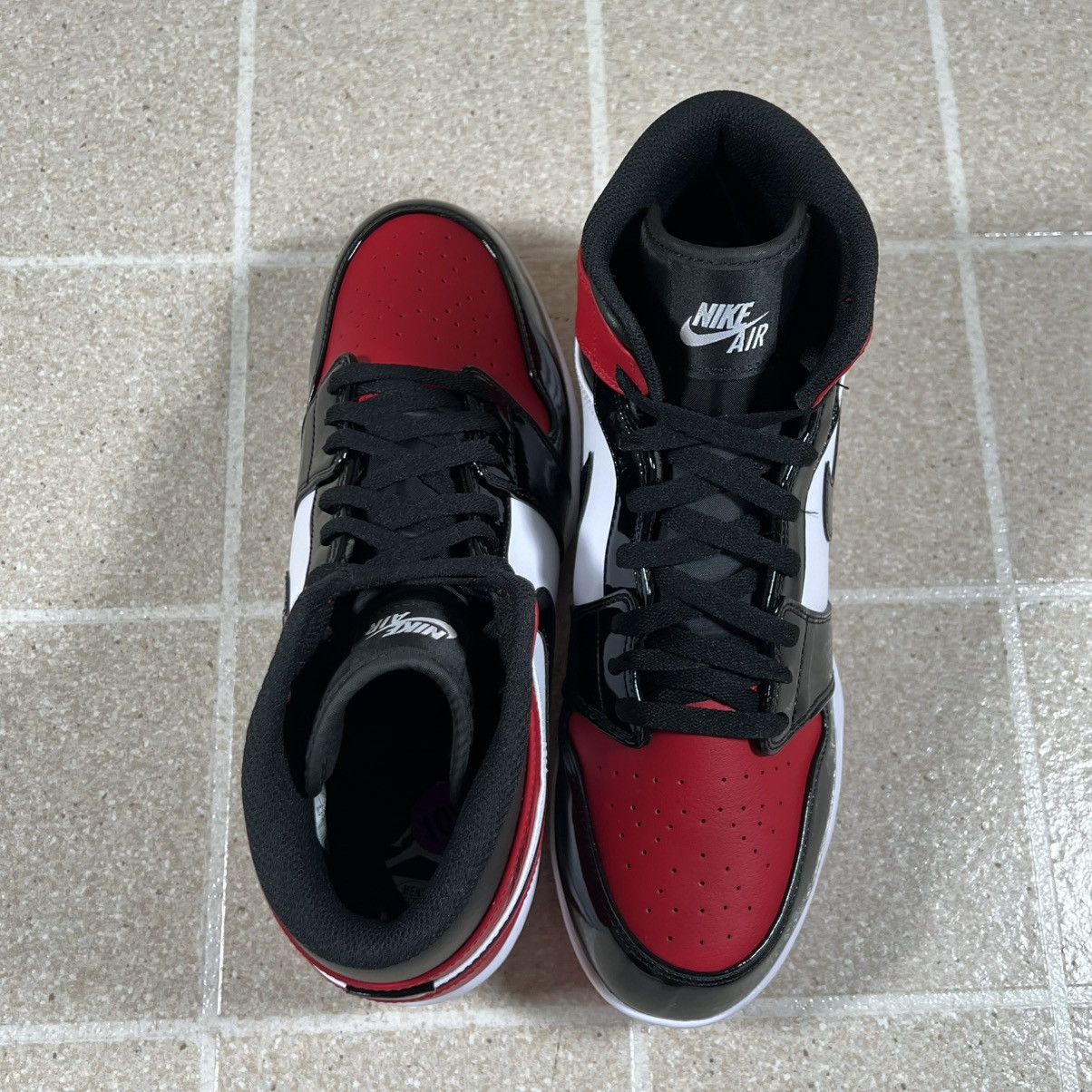 Jordan Brand New Men’s 10.5 Nike Air Jordan 1 MID TD Red Black Cleats Size US 10.5 / EU 43-44 - 6 Thumbnail