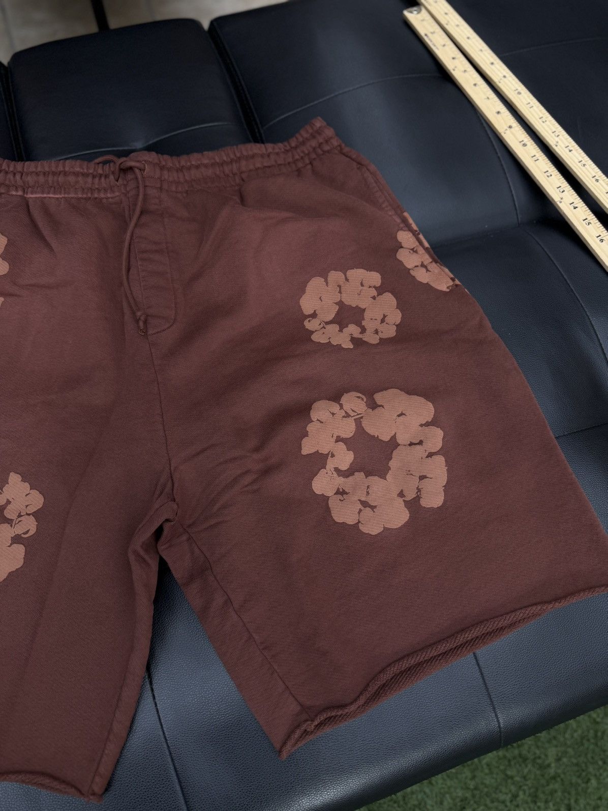 DENIM TEARS Denim Tears Cotton Wreath 2025 Brown Shorts XXL (NEW) Size US 38 / EU 54 - 5 Thumbnail