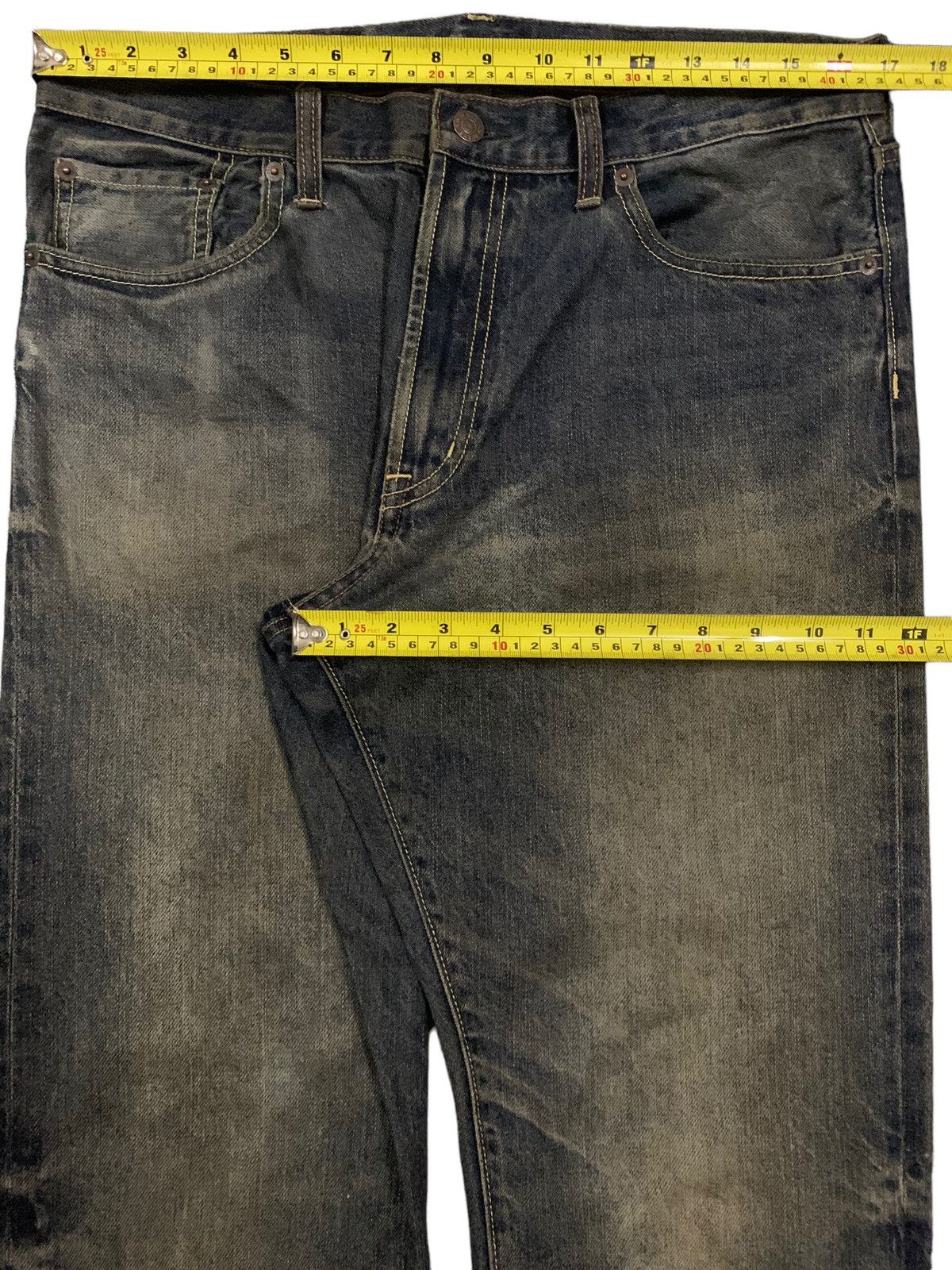 GU × Undercover Vintage Japanese Brand GU Dark Mud Washed Loose Ripped Jeans Size US 33 - 15 Thumbnail