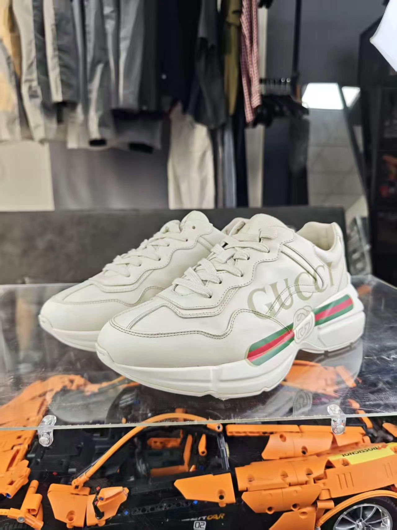 Gucci Gucci Printed Lowtop Sneakers 40 Men Size US 7.5 / EU 40-41 - 1 Thumbnail