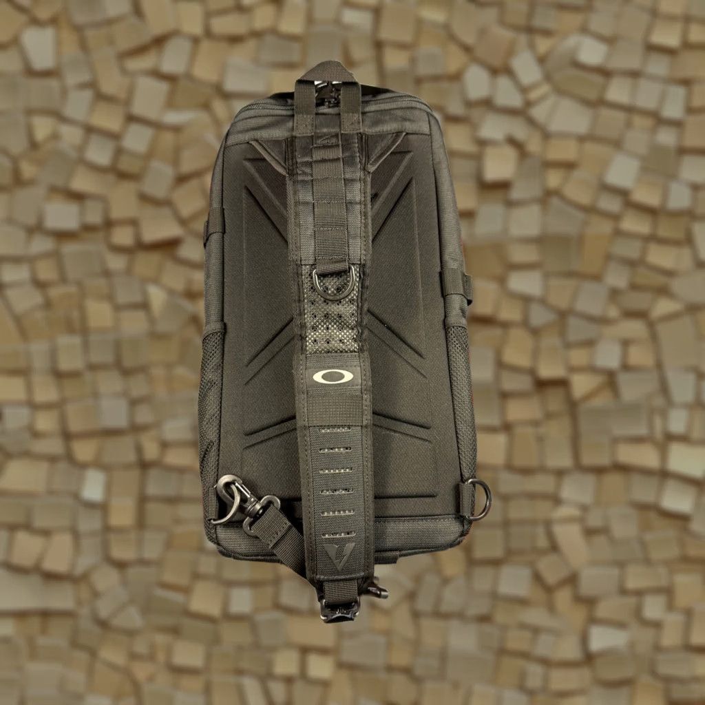 Oakley × Streetwear × Vintage Style “Crossbody Vintage Oakley