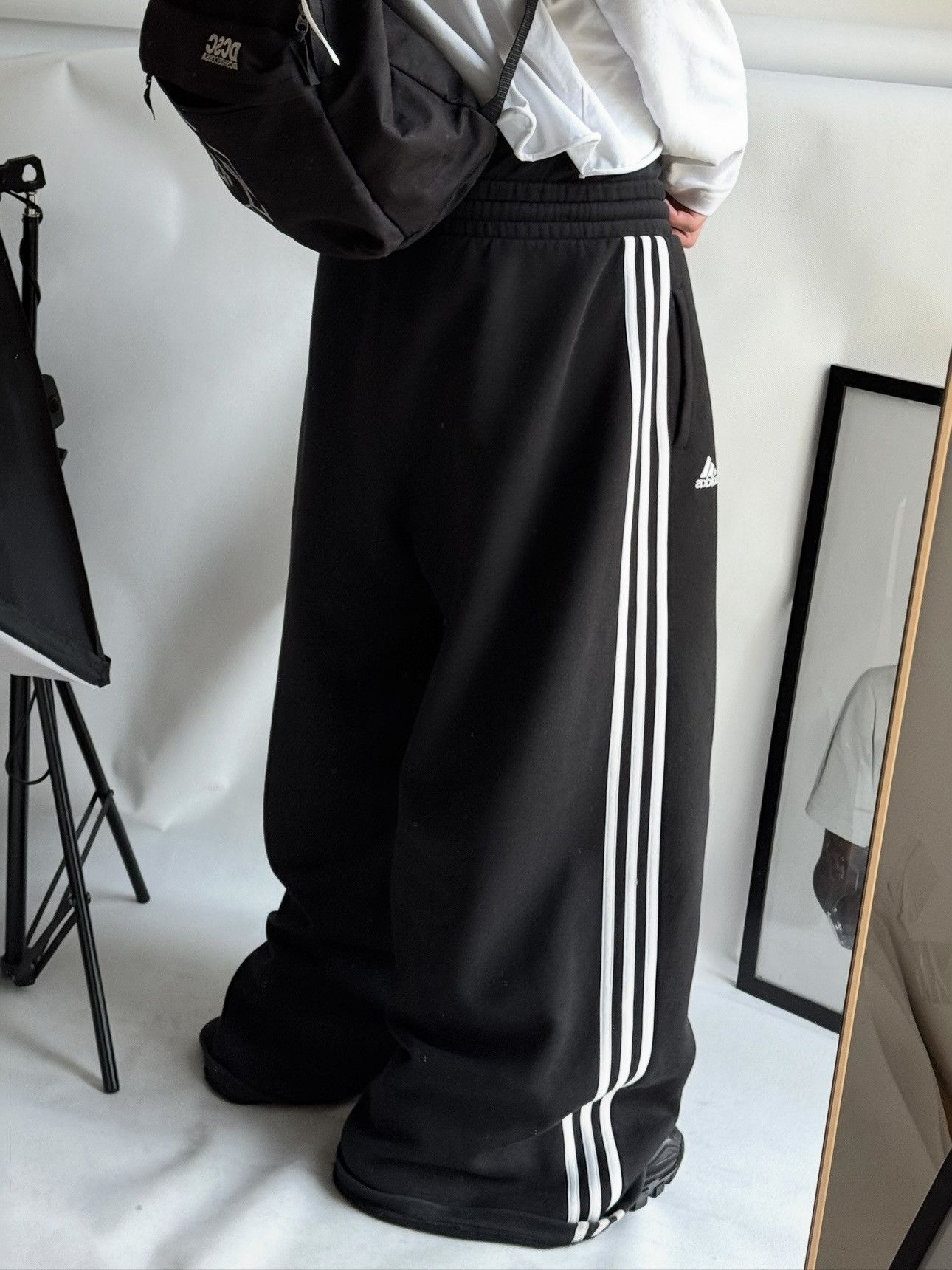 Adidas Adidas Balenciaga Style baggy Track Pants Hype Sweatpants Size US 32 / EU 48 - 16 Thumbnail