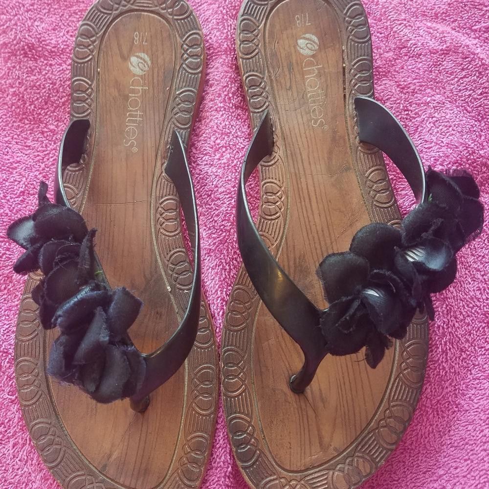 Designer Chatties Sandals Size 7/8 Size US 7 / IT 37 - 1 Thumbnail