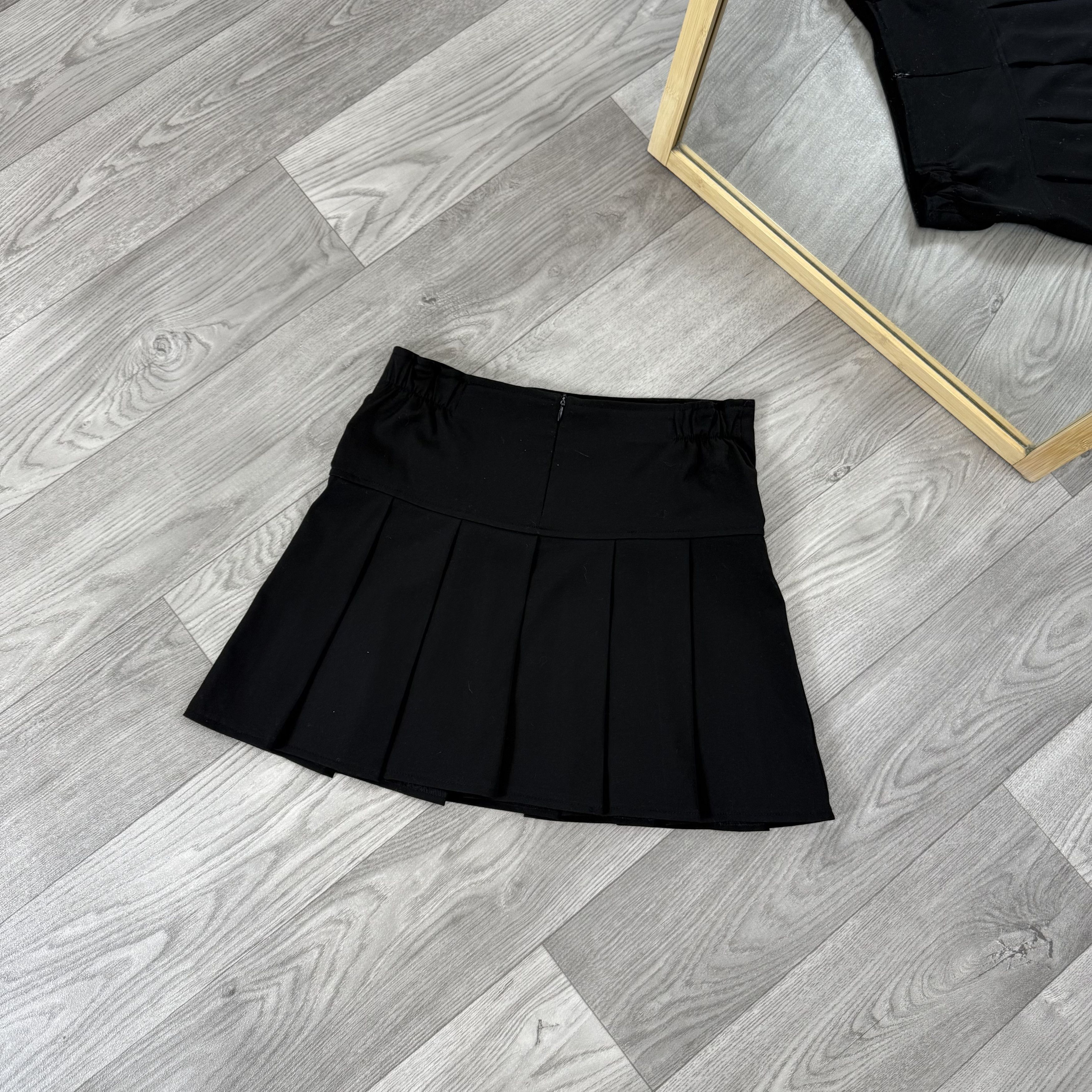 Vintage Vintage Y2K Black Tennis Skirt With Belt XS Size 26" / US 2 / IT 38 - 5 Thumbnail