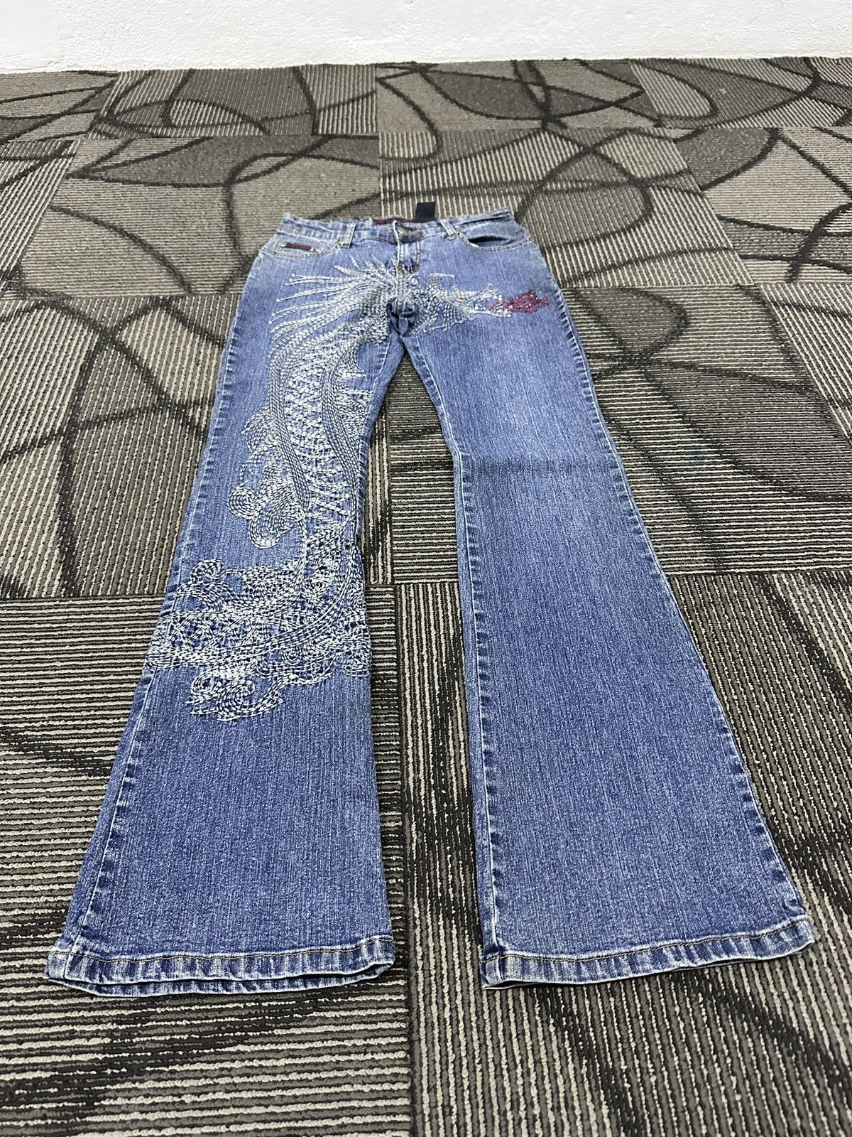 If Six Was Nine Y2K Rosy Love’s Jeans Dragon Design Flare Jean Size 26" / US 2 / IT 38 - 2 Thumbnail