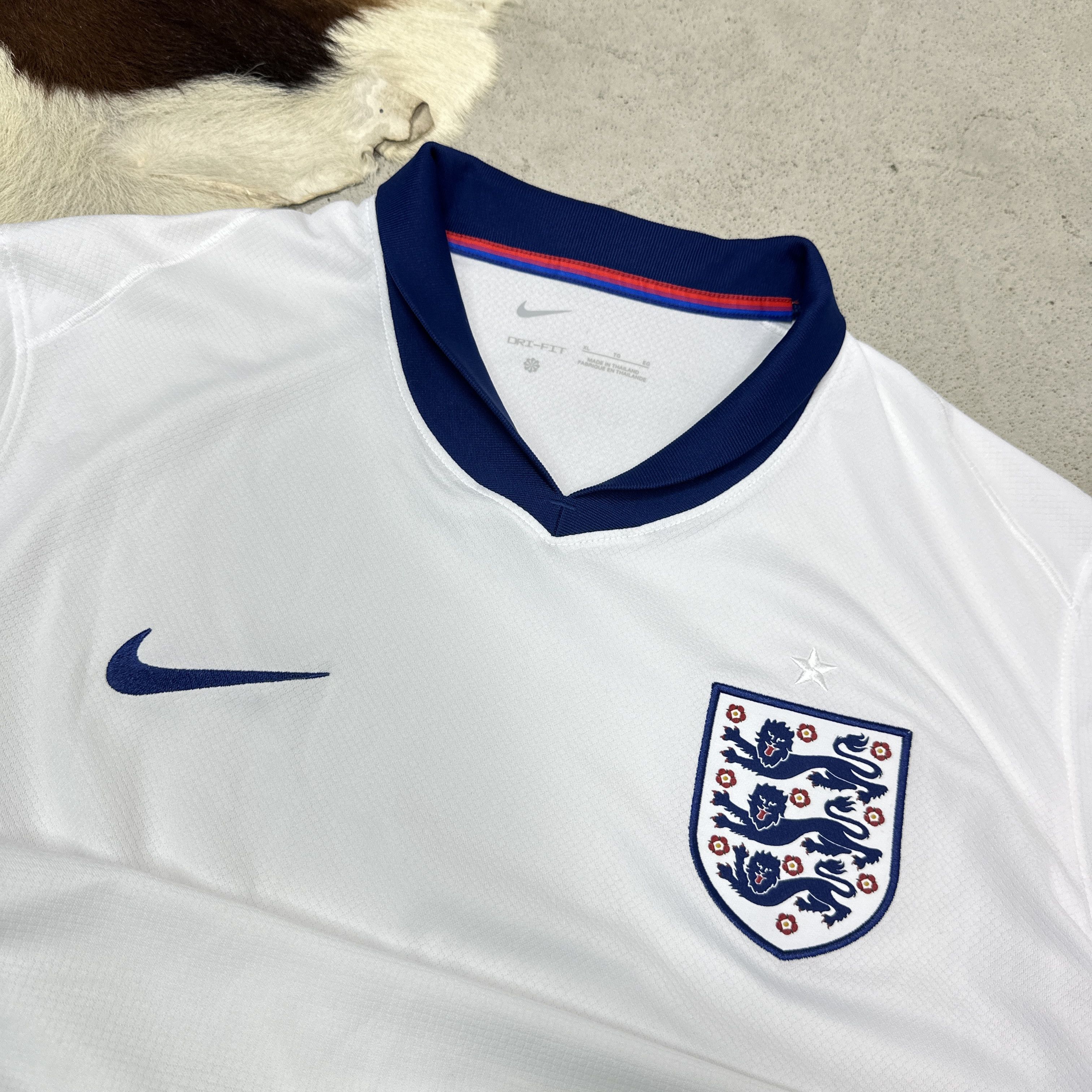 Nike Vintage Sporty Streetwear Athleisure Nike England Jersey Y2K Size US XL / EU 56 / 4 - 4 Thumbnail