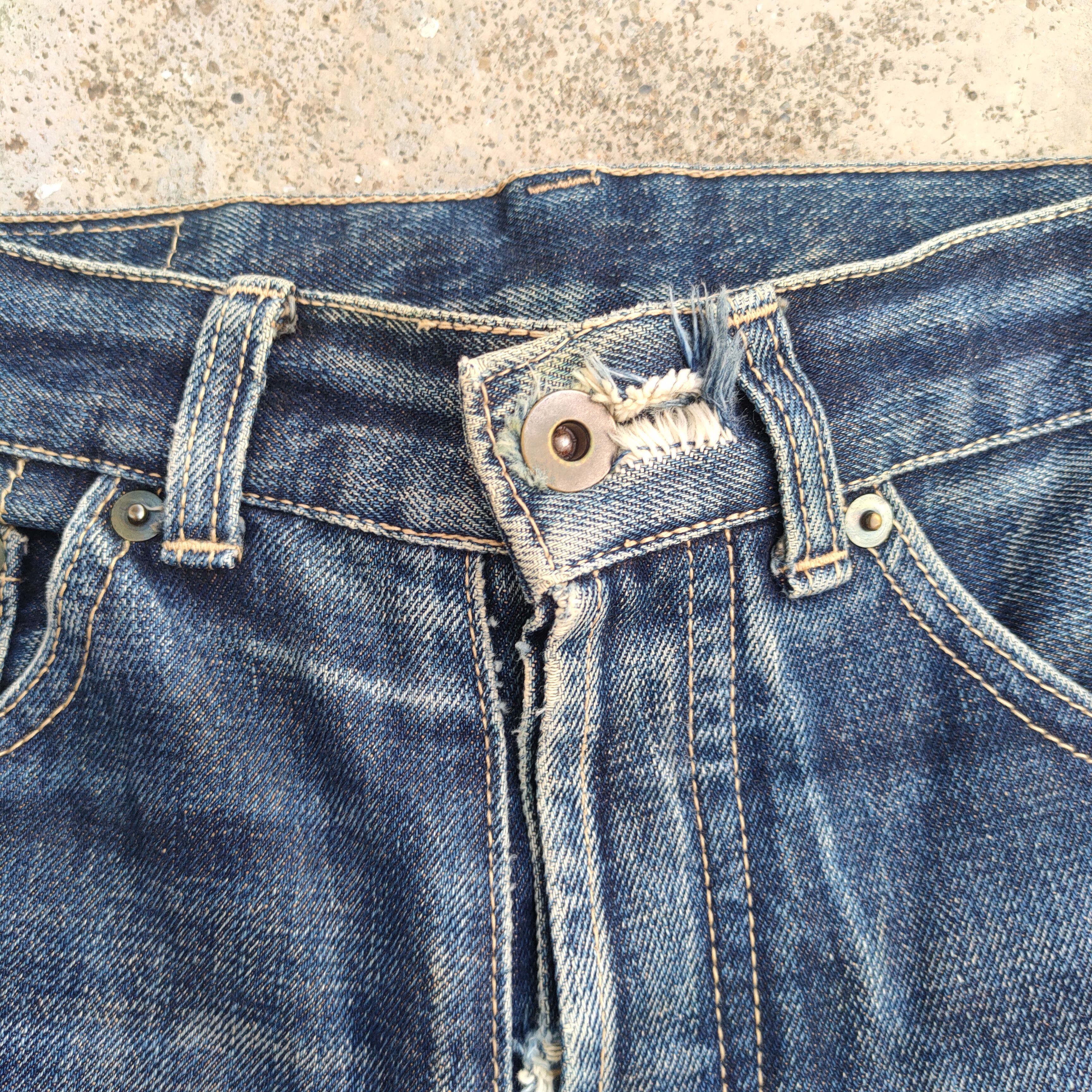 Japanese Brand VINTAGE SELVEDGE BUTTON FLY RIPPED JEANS DENIM PANTS Size US 27 - 8 Thumbnail