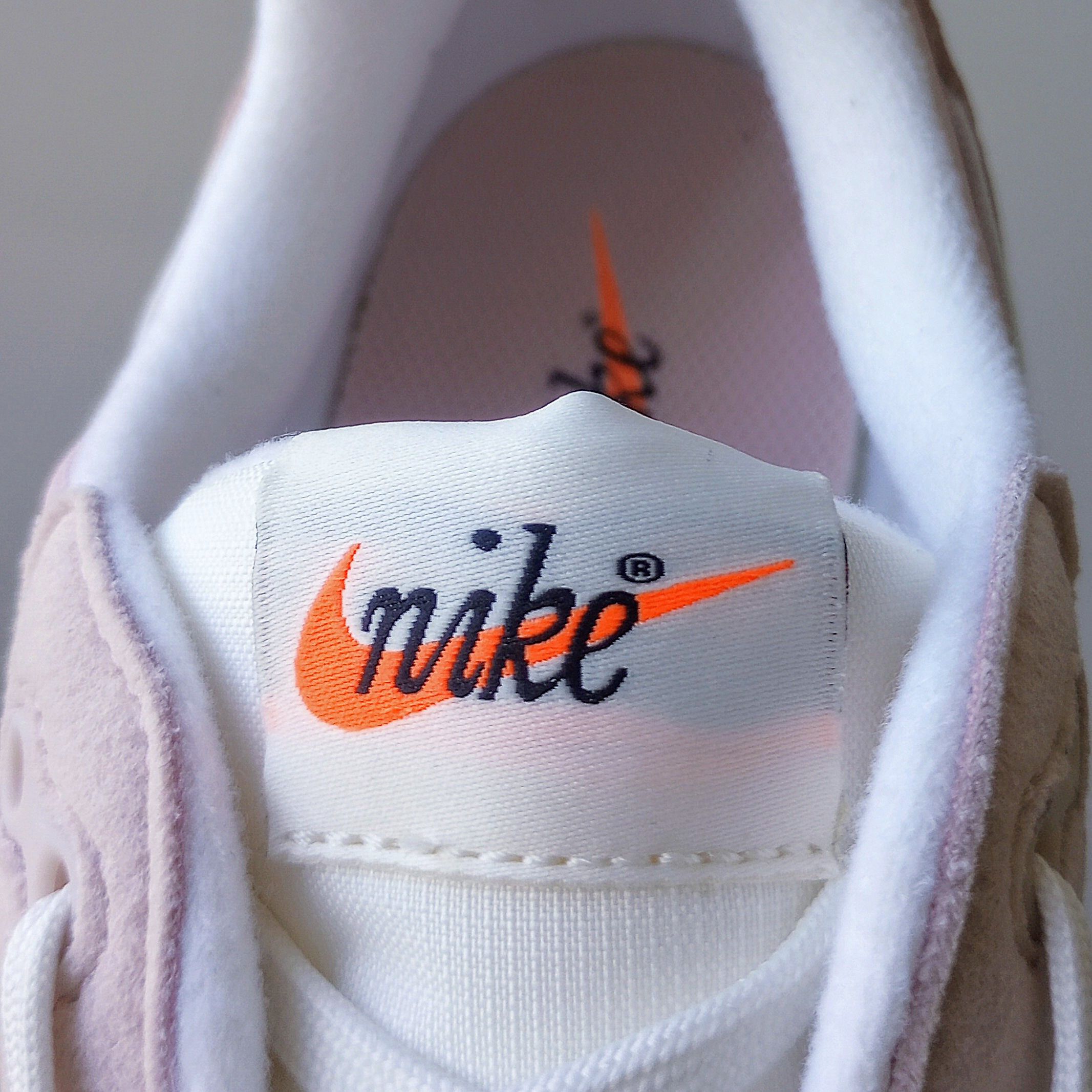 Nike Nike Women Air Max Dawn Sneaker in Pink Oxford/Summit White Size US 10 / IT 40 - 11 Thumbnail